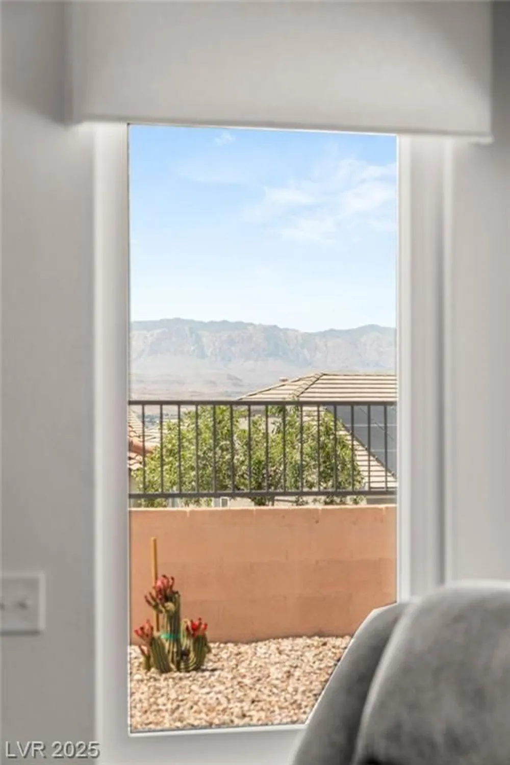 Property Slideshow image 16 of 28 | 2069 colvin run dr, Henderson, NV, 89052