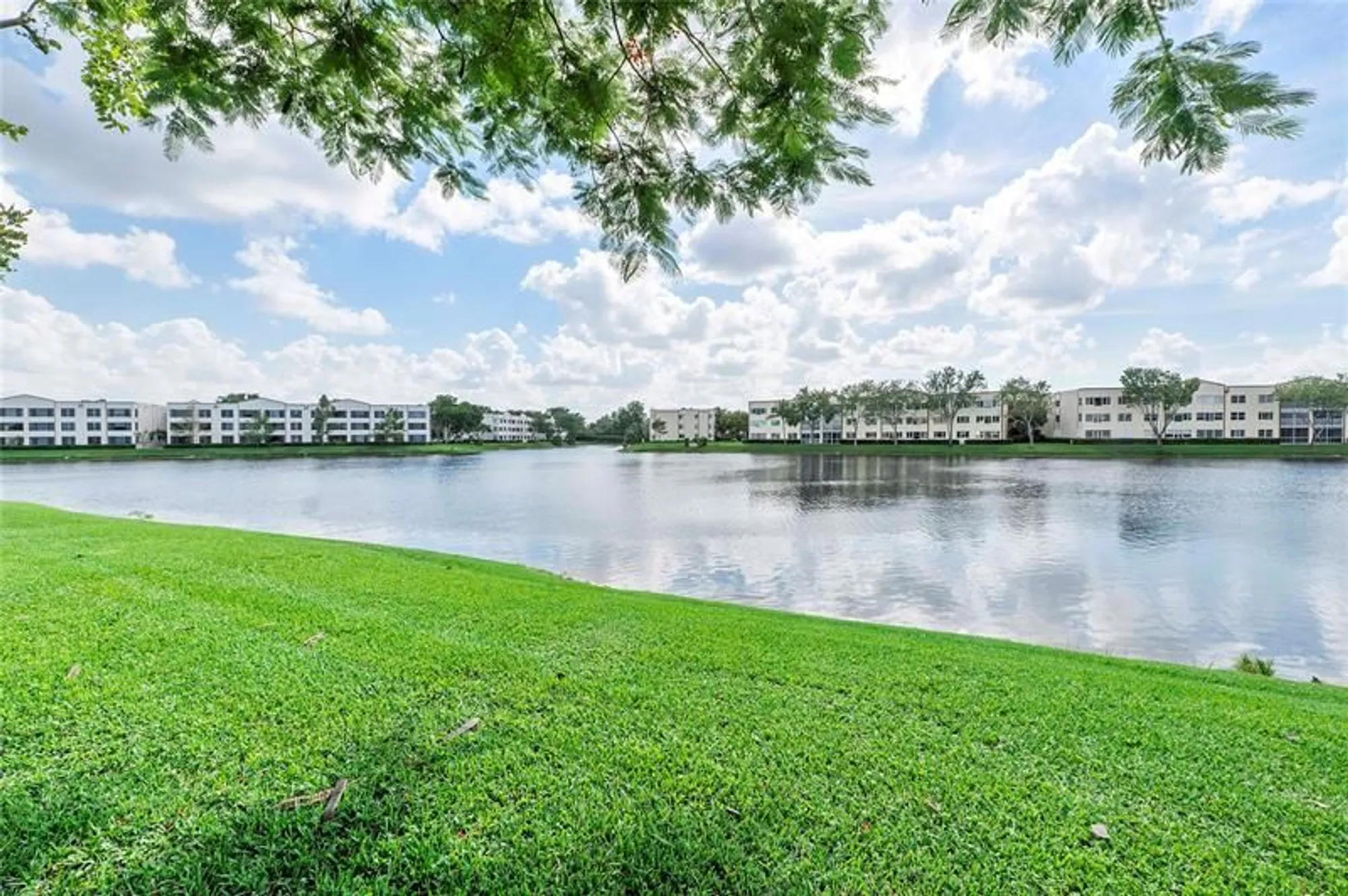 Property Slideshow image 33 of 37 | 7219 fairfax dr 110, Tamarac, FL, 33321