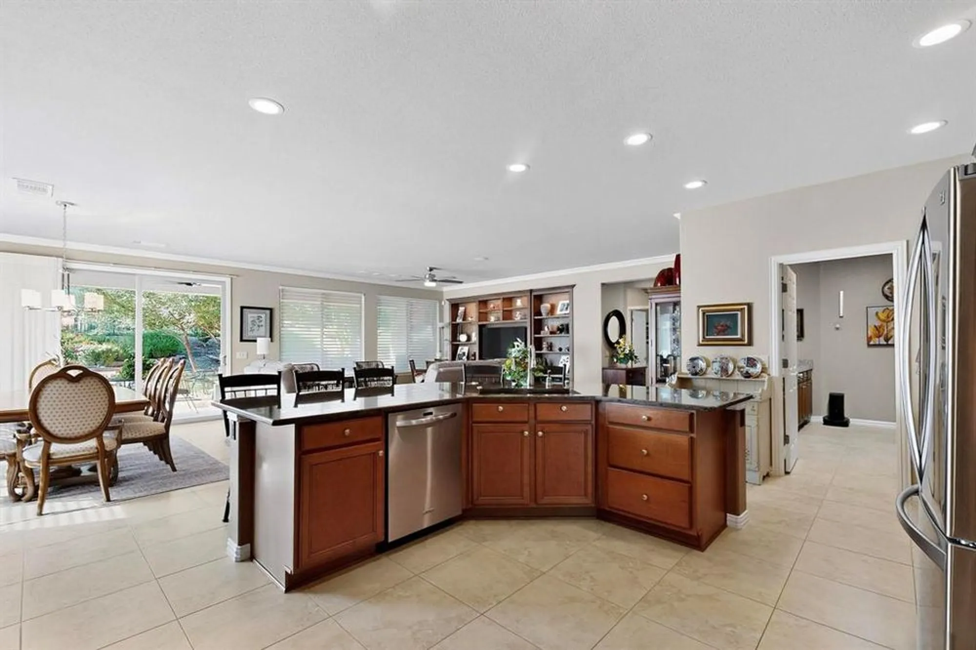 Property Slideshow image 5 of 28 | 9517 crestview dr, Denton, TX, 76207