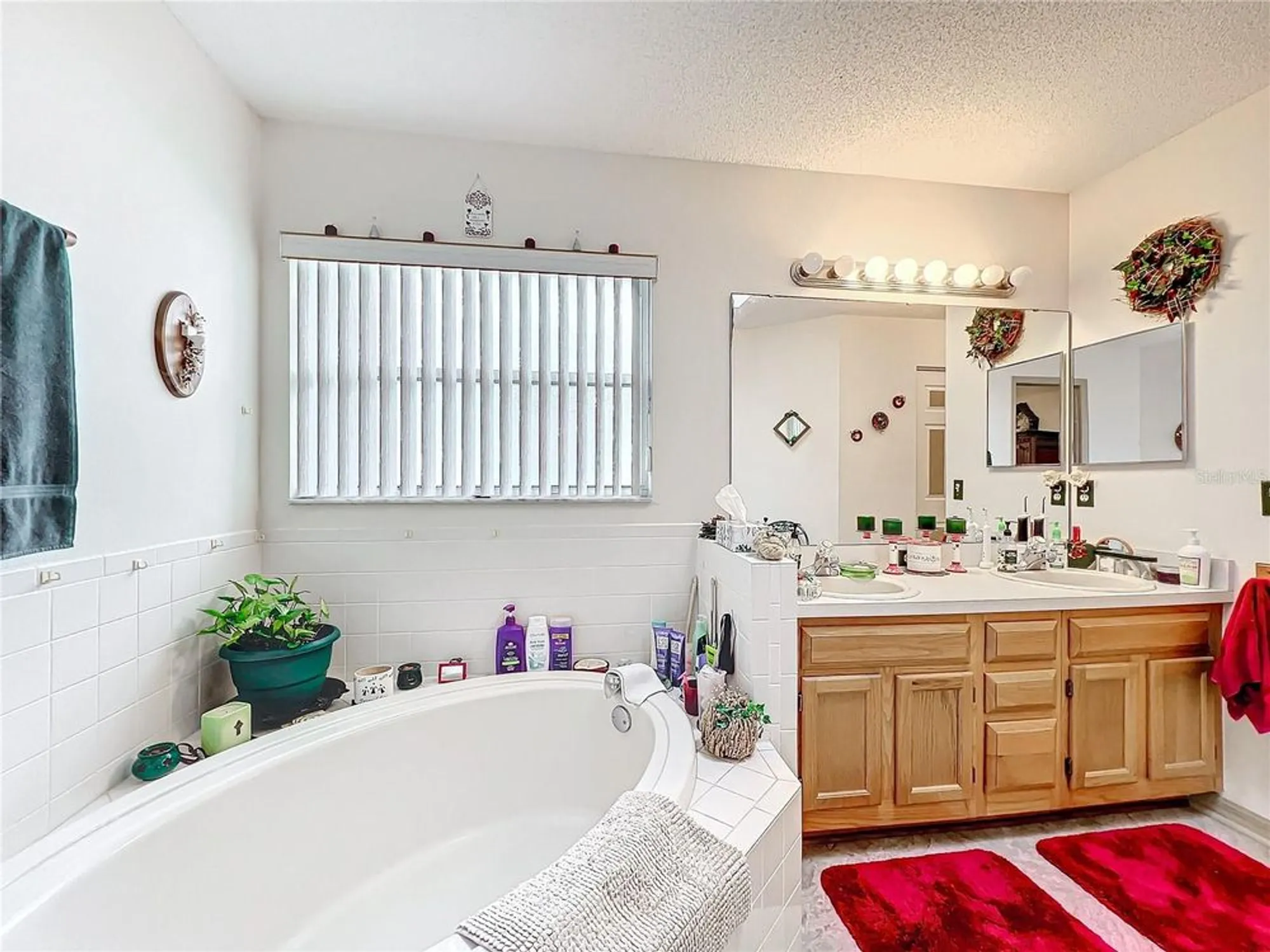 Property Slideshow image 17 of 27 | 2206 silver lakes dr, Lakeland, FL, 33810