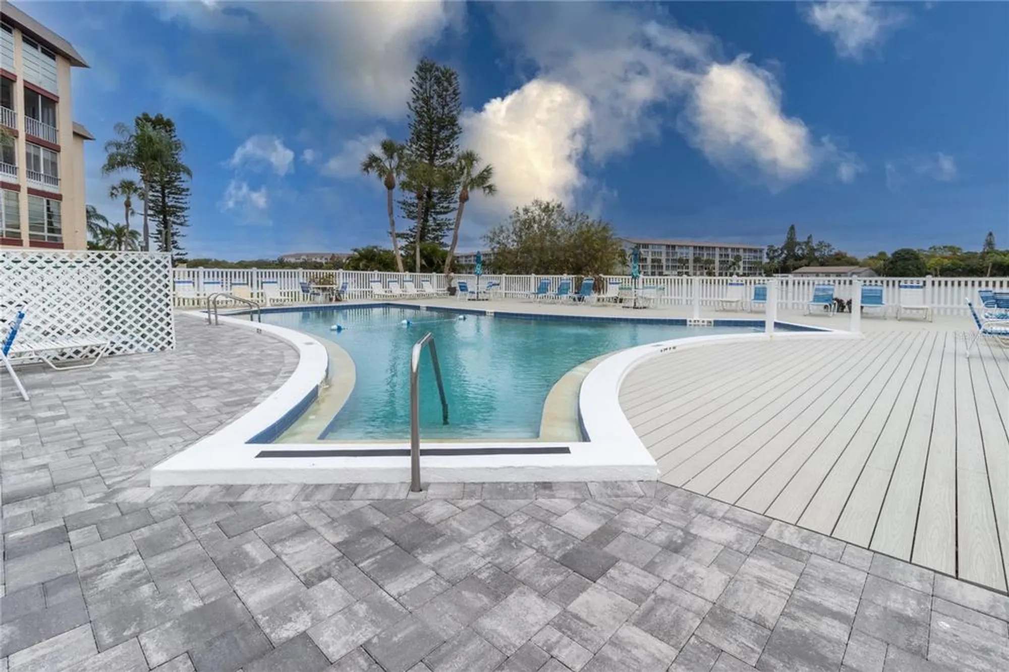 Property Slideshow image 35 of 38 | 4103 lake bayshore dr # 404, Bradenton, FL, 34205