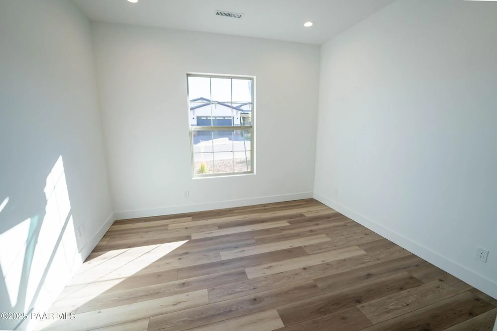 Property Slideshow image 15 of 20 | 1116 s lakeview dr, Prescott, AZ, 86301