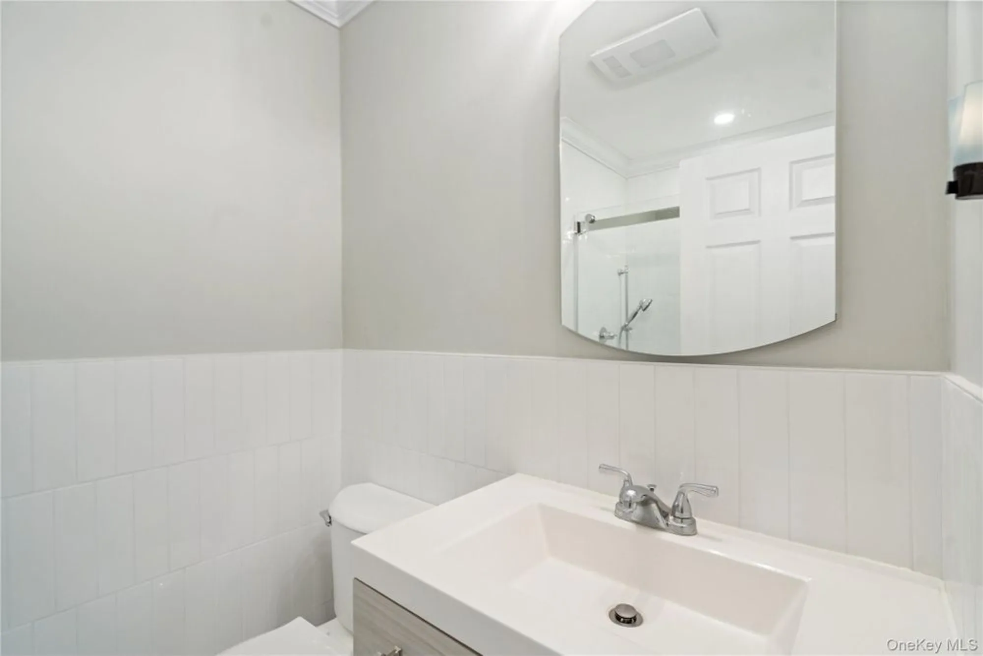 Property Slideshow image 14 of 29 | 53 freedom ln, Coram, NY, 11727