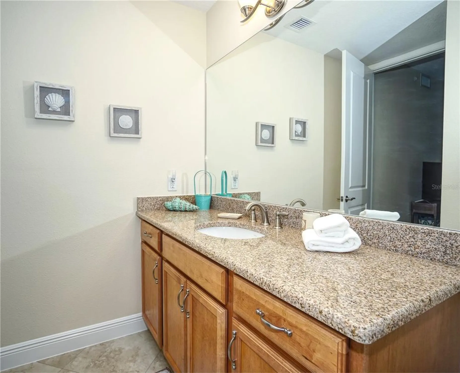 Property Slideshow image 27 of 47 | 392 aruba cir unit 102, Bradenton, FL, 34209