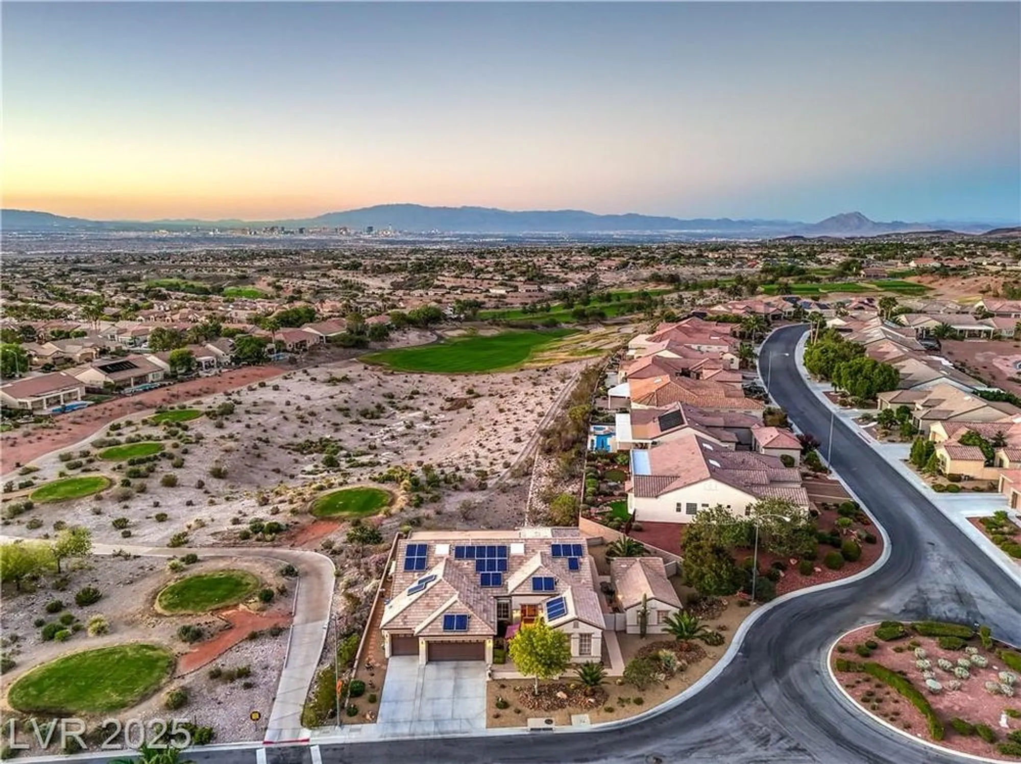 Property Slideshow image 32 of 48 | 2760 olivia heights ave, Henderson, NV, 89052
