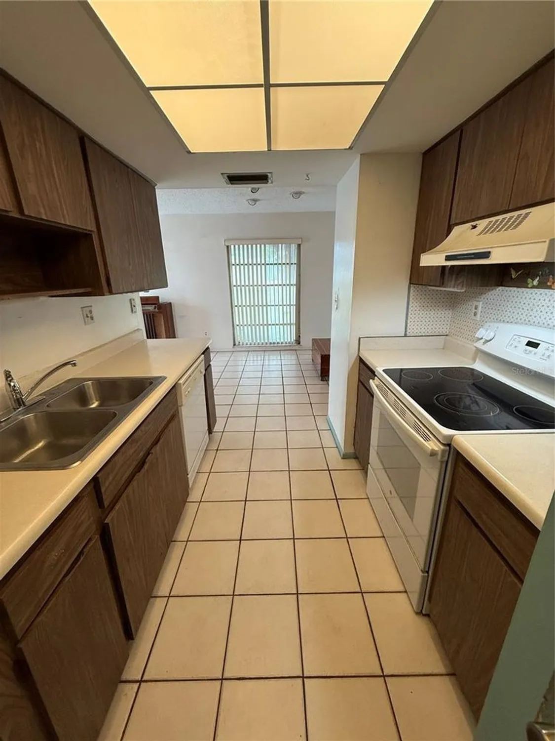 Property Slideshow image 14 of 35 | 1619 whithorn pl d, Palm Harbor, FL, 34684