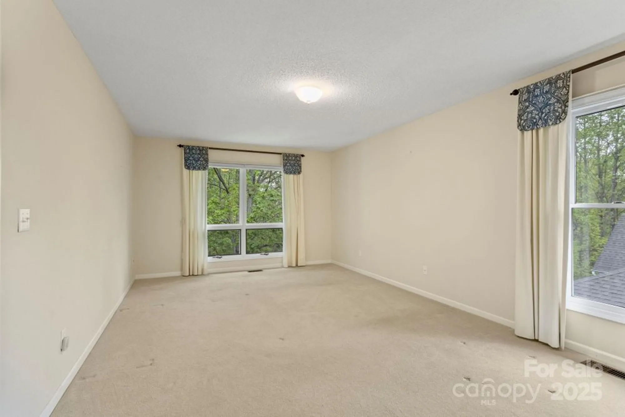 Property Slideshow image 19 of 33 | 111 broadmoor dr 19, Flat Rock, NC, 28731