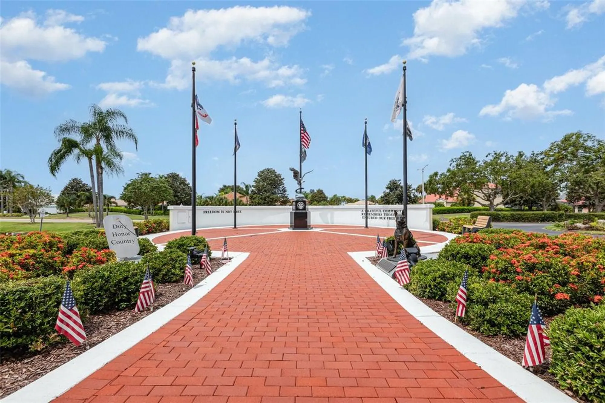 Property Slideshow image 47 of 48 | 305 cranston pl, Sun City Center, FL, 33573