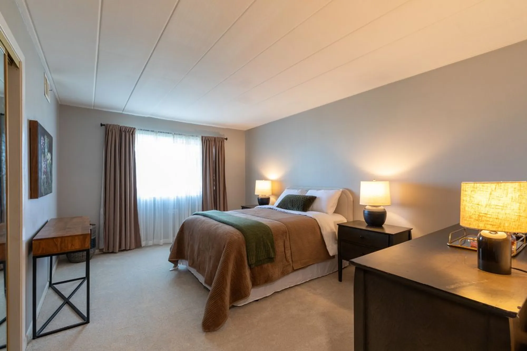 Property Slideshow image 9 of 20 | 5300 walnut ave apt 11b, Downers Grove, IL, 60515
