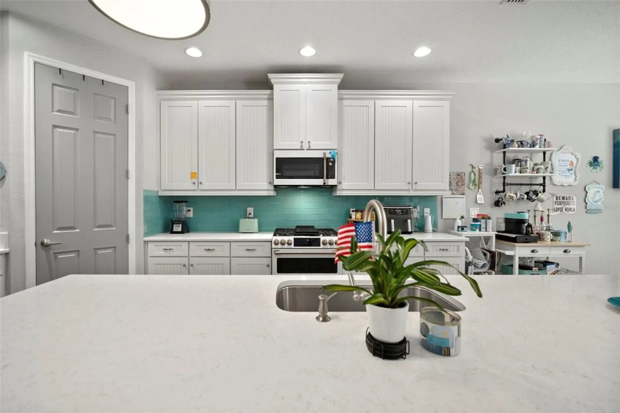 Property Slideshow image 16 of 94 | 5125 admiral pointe dr, Apollo Beach, FL, 33572