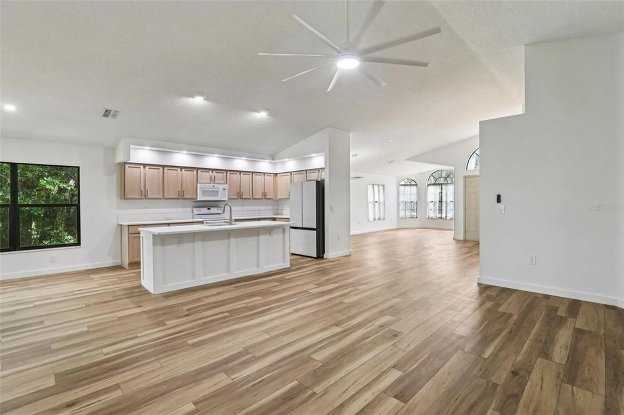 Property Slideshow image 8 of 32 | 533 bent oak ct, Spring Hill, FL, 34609