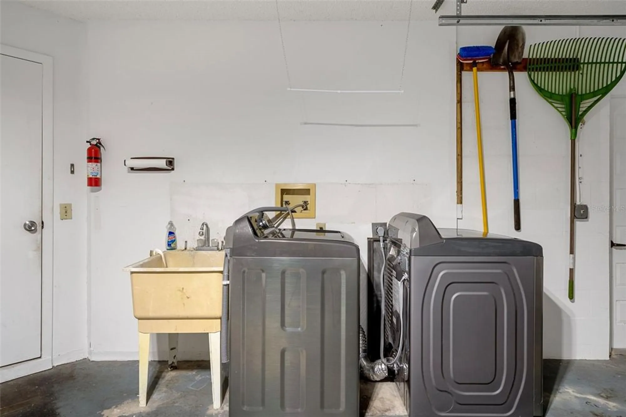 Property Slideshow image 37 of 65 | 6732 oak cluster cir, Spring Hill, FL, 34606