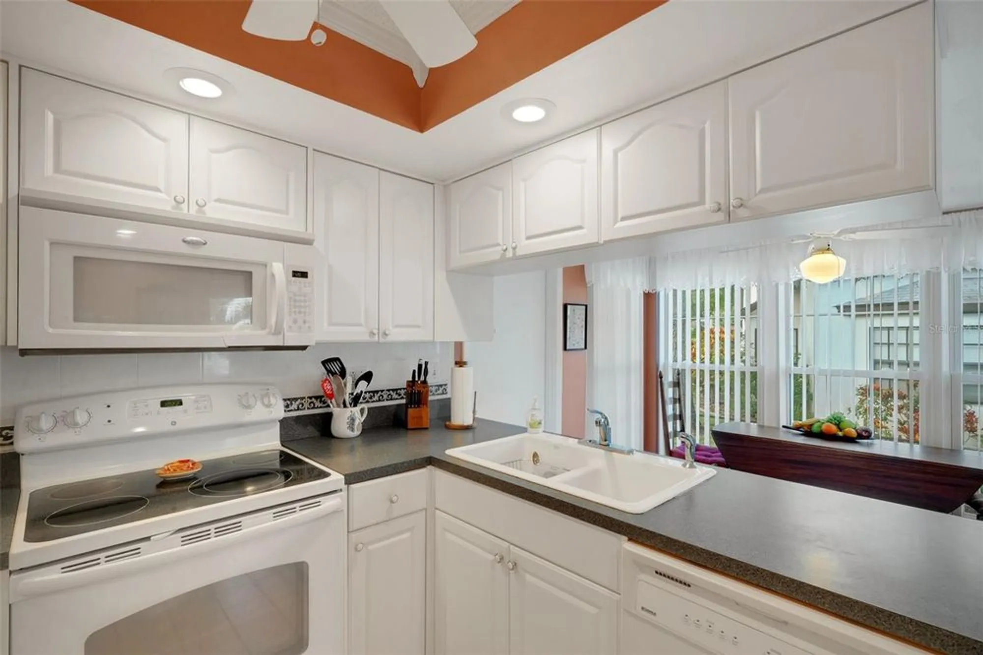 Property Slideshow image 19 of 79 | 3681 ridgemont ct, Palm Harbor, FL, 34684