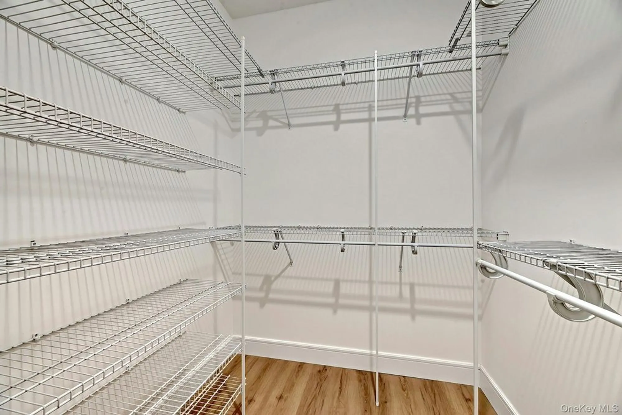 Property Slideshow image 17 of 41 | 509 oak bluff ct, Moriches, NY, 11955