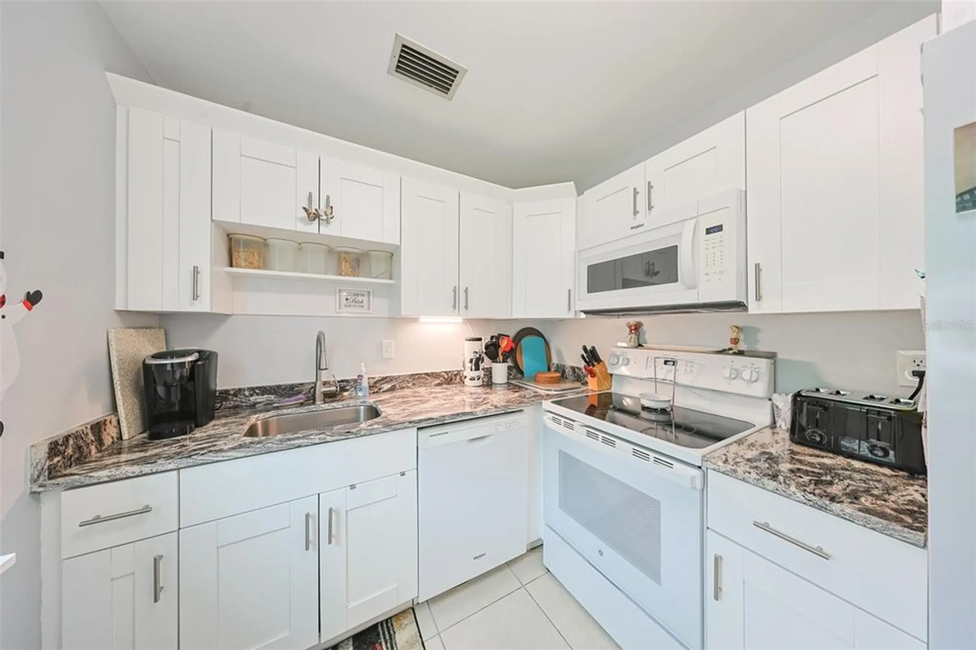 Property Slideshow image 11 of 50 | 302 canton ct unit 56, Sun City Center, FL, 33573