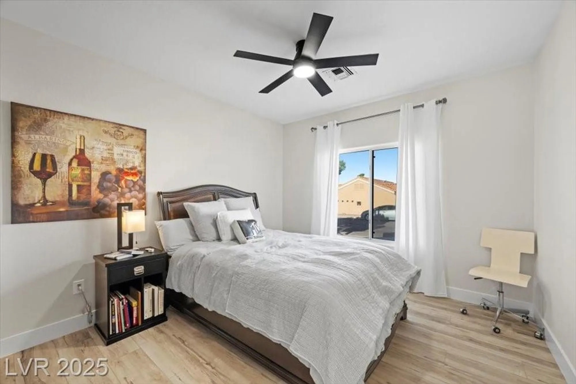 Property Slideshow image 18 of 35 | 2321 hot oak ridge st, Las Vegas, NV, 89134