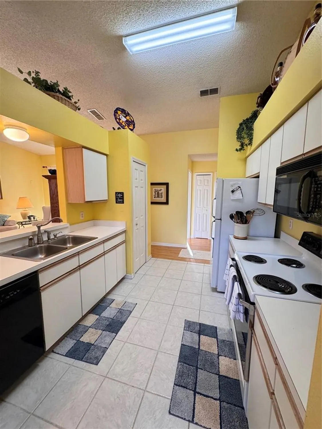 Property Slideshow image 23 of 100 | 25527 oak aly, Leesburg, FL, 34748