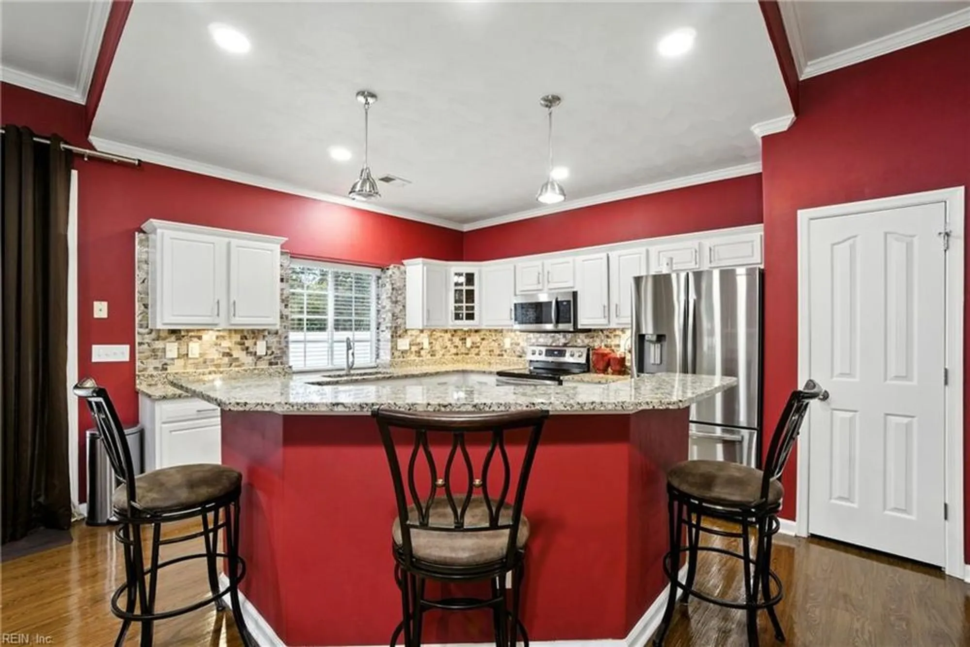 Property Slideshow image 14 of 46 | 809 mason ct, Chesapeake, VA, 23320