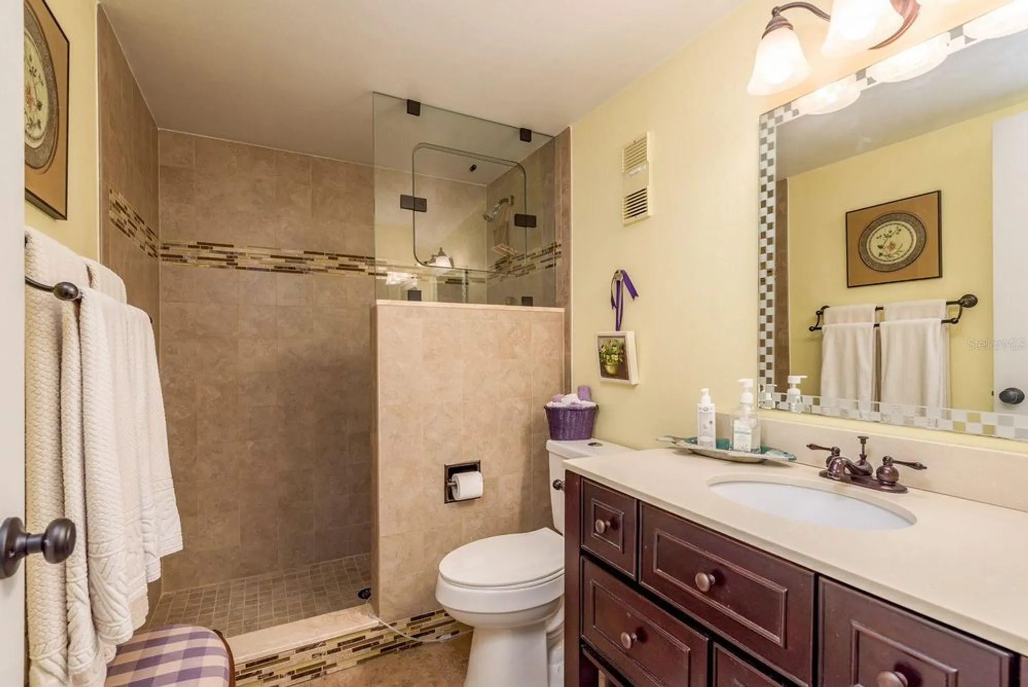 Property Slideshow image 14 of 27 | 952 virginia st 105, Dunedin, FL, 34698