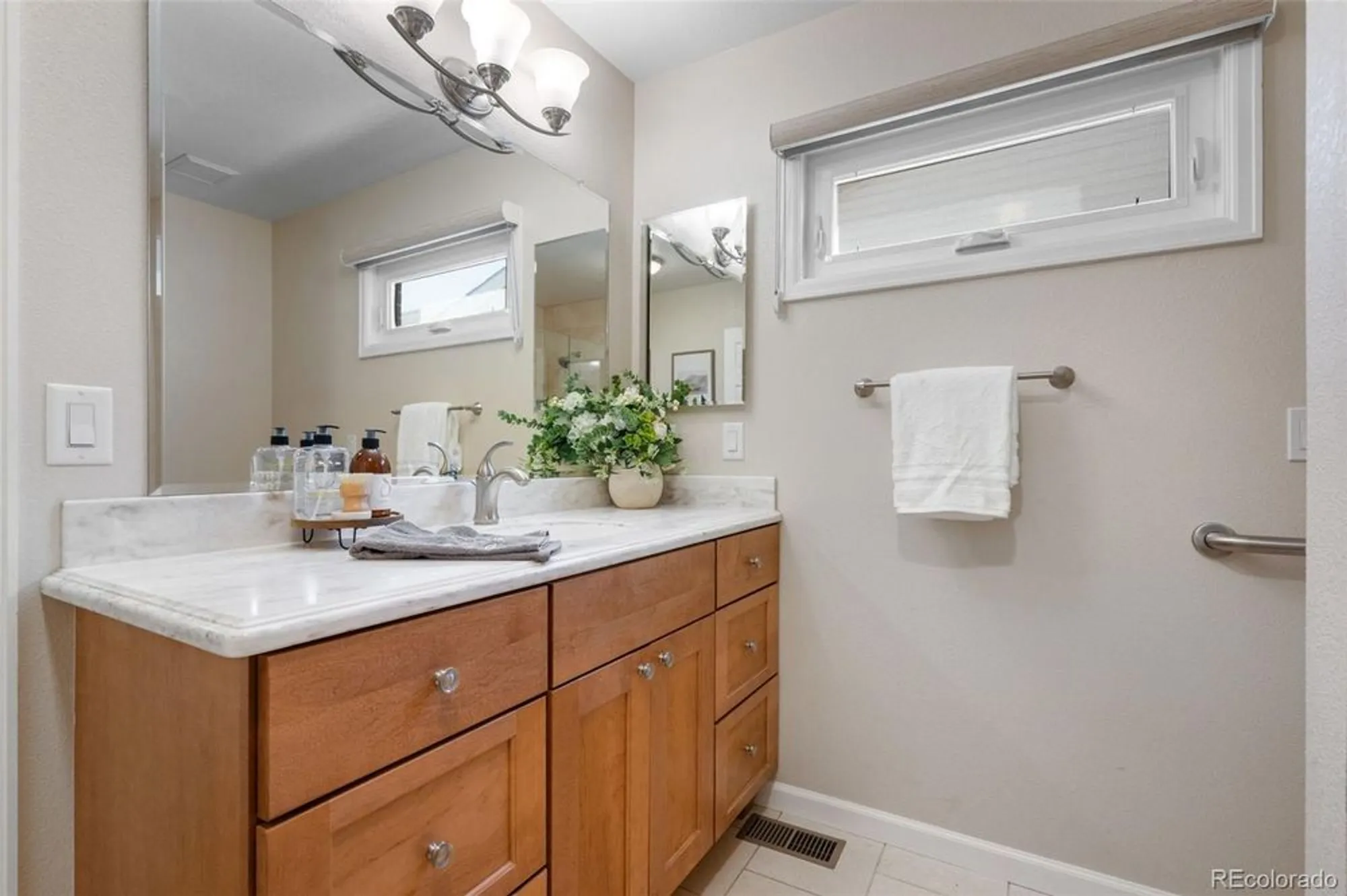 Property Slideshow image 25 of 47 | 4871 greenwich dr, Highlands Ranch, CO, 80130