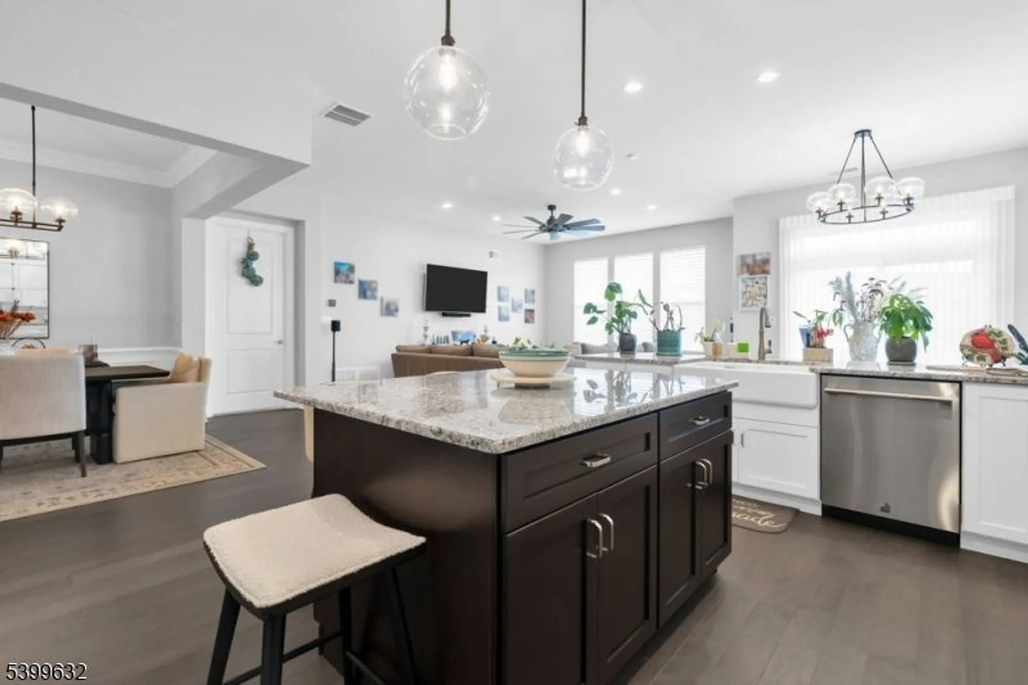 Property Slideshow image 10 of 44 | 48 drake way, Flanders, NJ, 07836