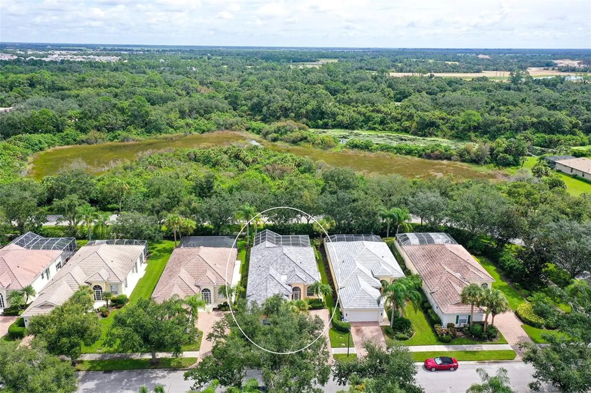 Property Slideshow image 13 of 100 | 5679 ferrara dr, Sarasota, FL, 34238