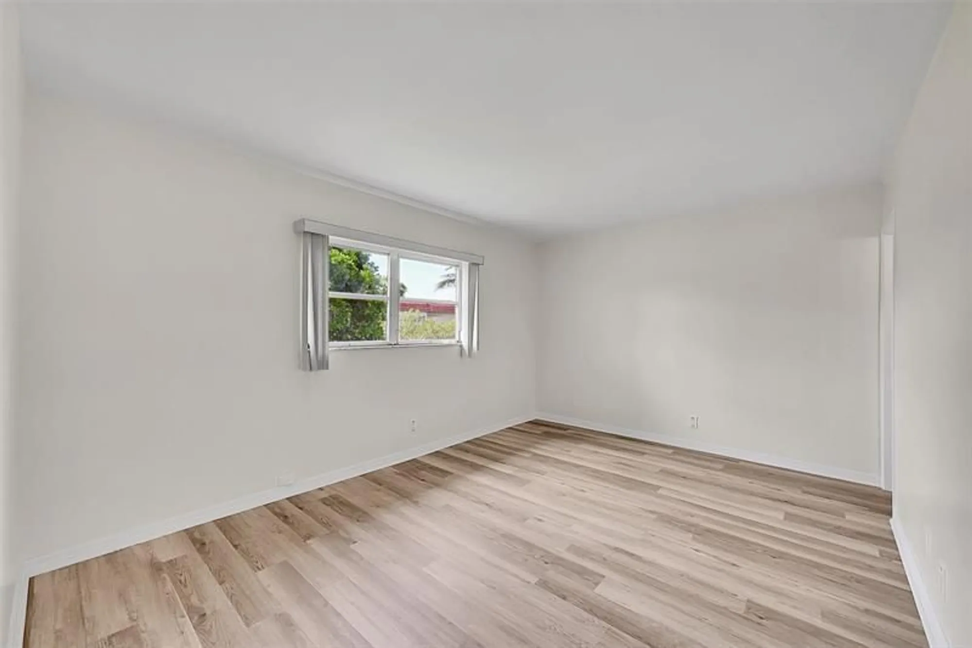 Property Slideshow image 7 of 42 | 23 abbey ln 202, Delray Beach, FL, 33446