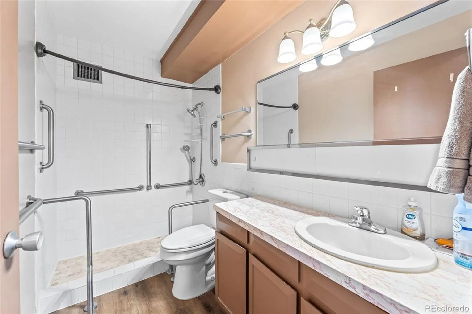 Property Slideshow image 18 of 34 | 610 s alton way 1b, Denver, CO, 80247
