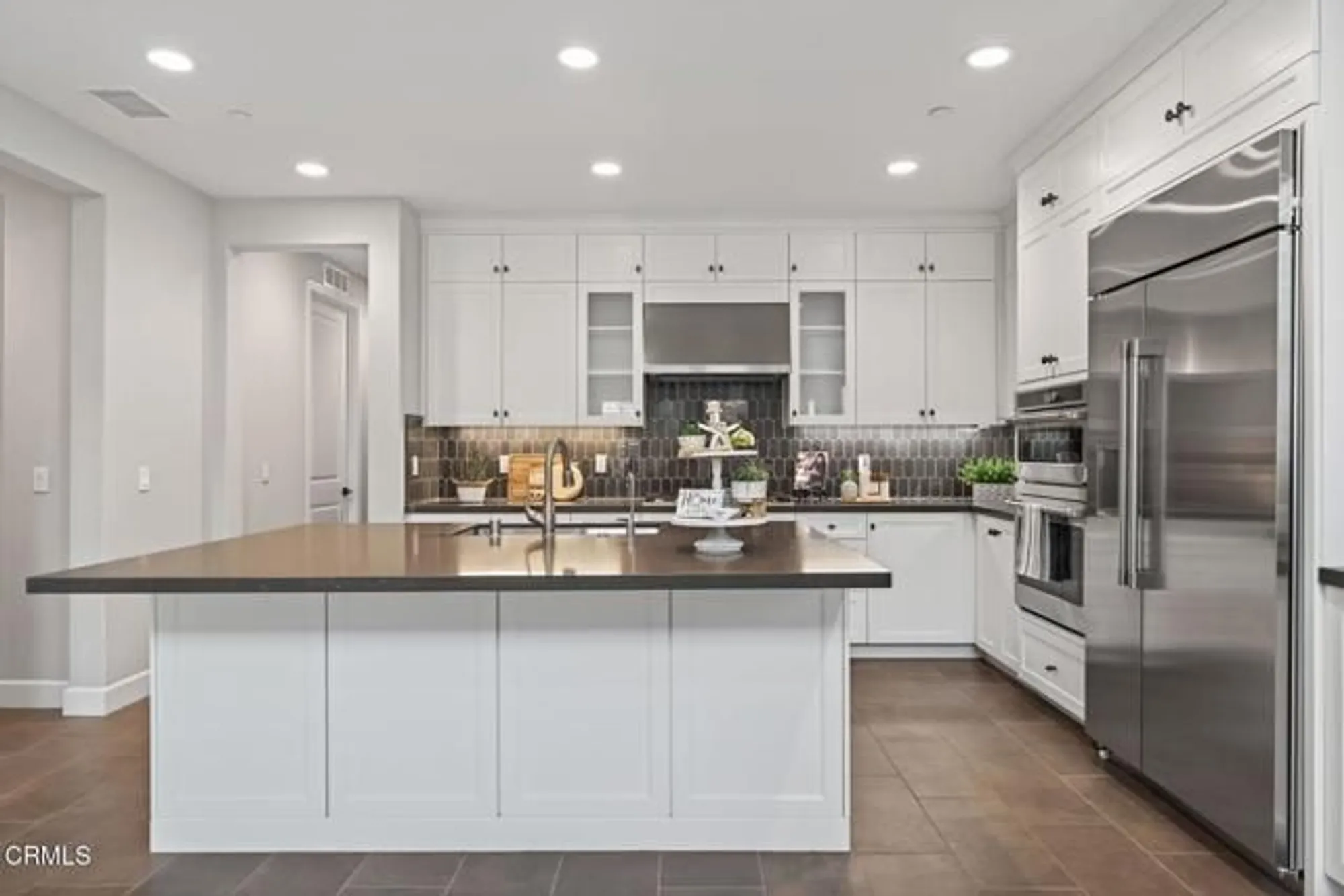 Property Slideshow image 14 of 78 | 2420 quartsite dr, Camarillo, CA, 93012