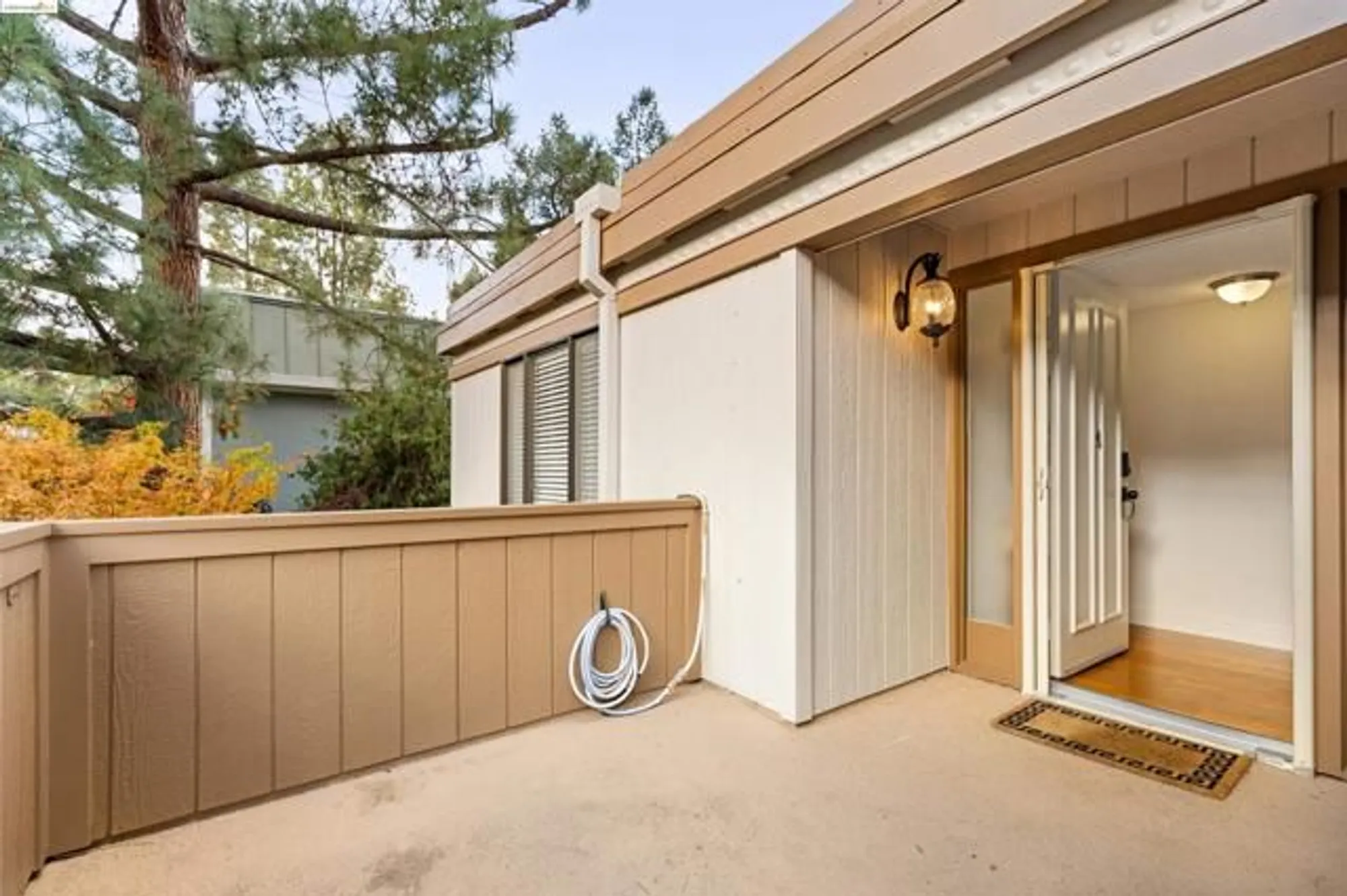 Property Slideshow image 5 of 47 | 1125 singingwood ct 1, Walnut Creek, CA, 94595