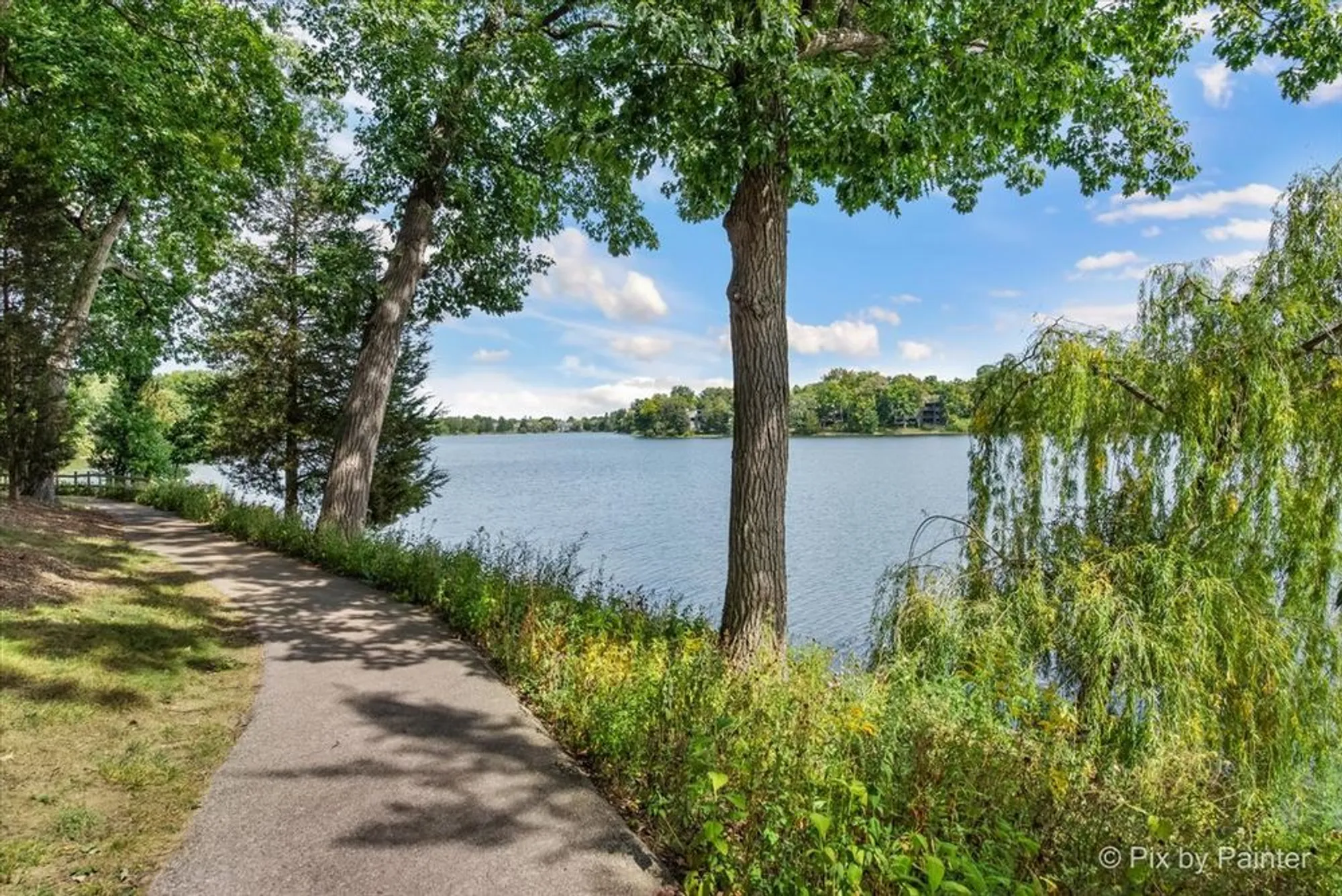 Property Slideshow image 21 of 39 | 209 shoreline rd b, Lake Barrington, IL, 60010