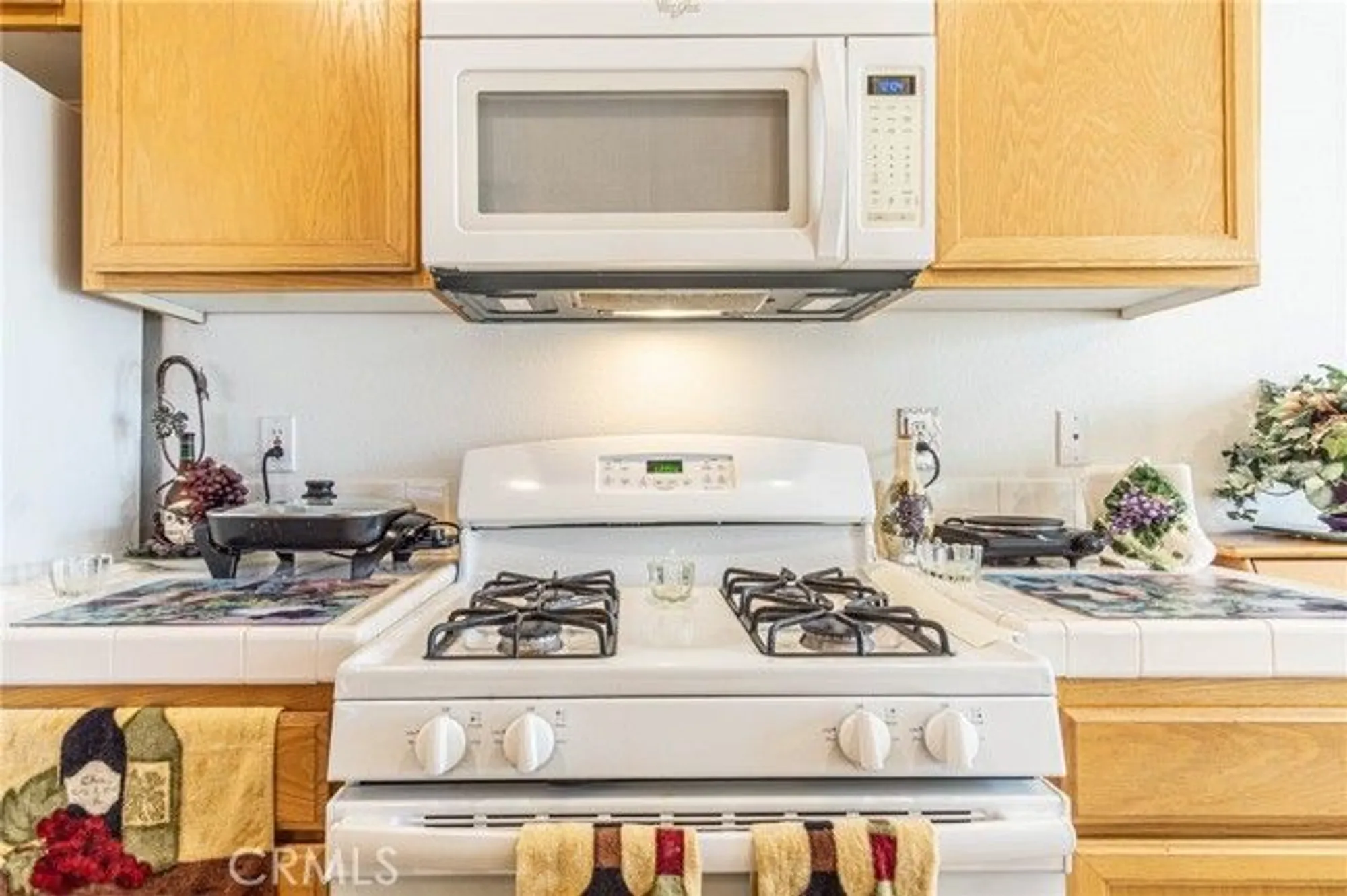 Property Slideshow image 9 of 62 | 19046 stoddard way, Apple Valley, CA, 92308