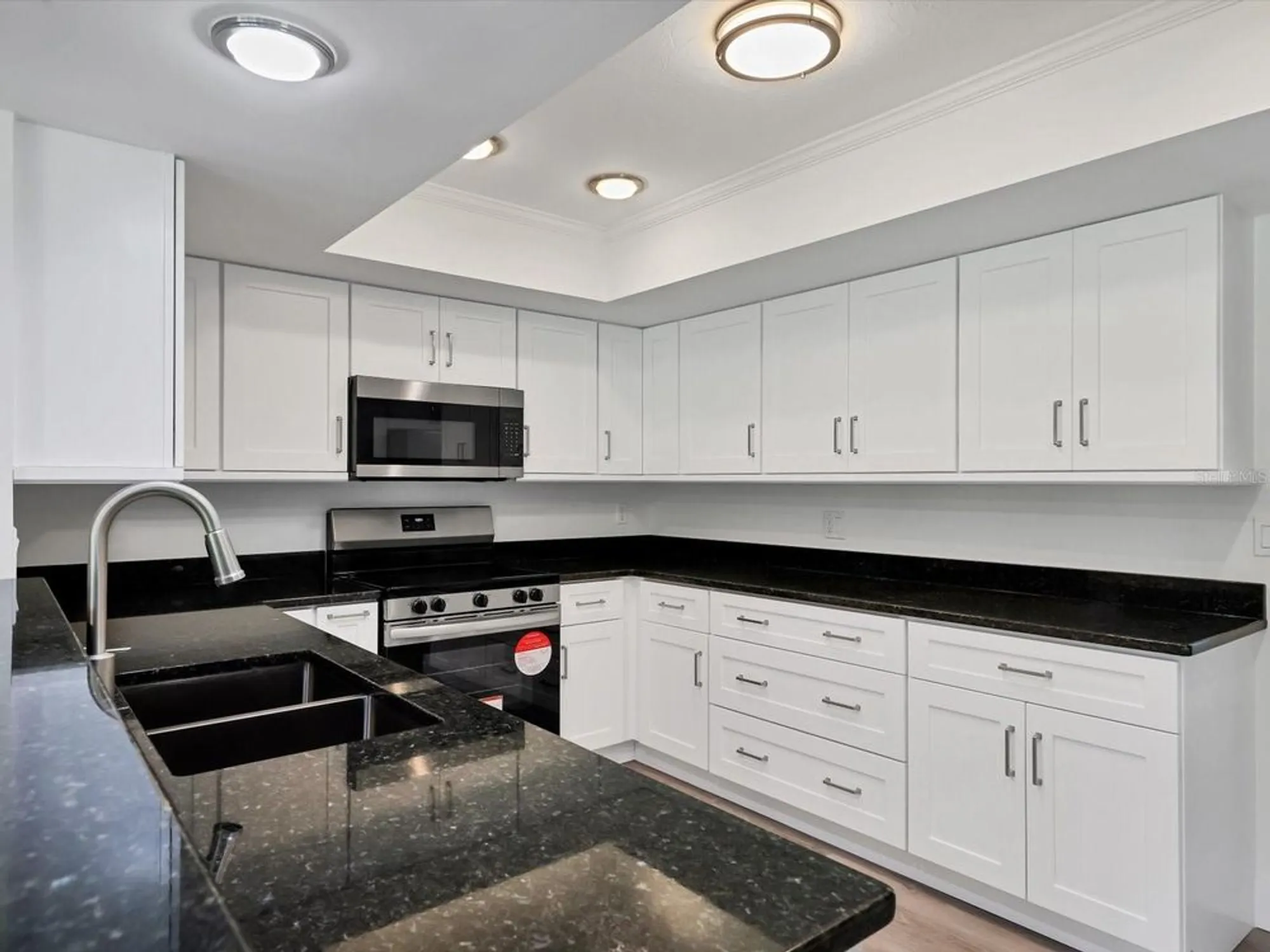 Property Slideshow image 18 of 51 | 7157 fairway bend cir, Sarasota, FL, 34243