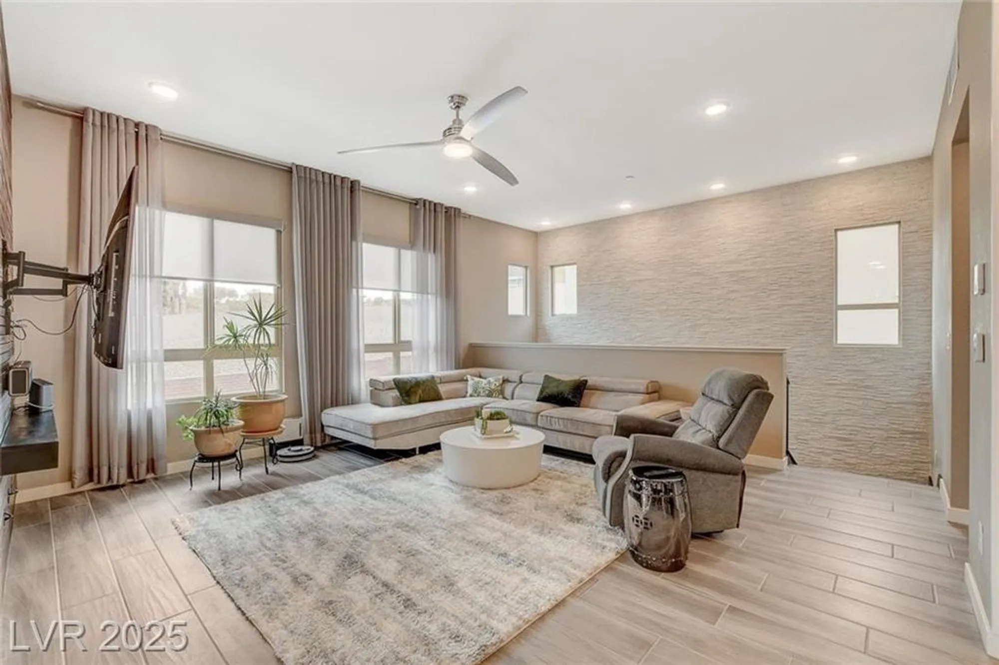 Property Slideshow image 16 of 57 | 4336 guava ct n/a, Las Vegas, NV, 89135