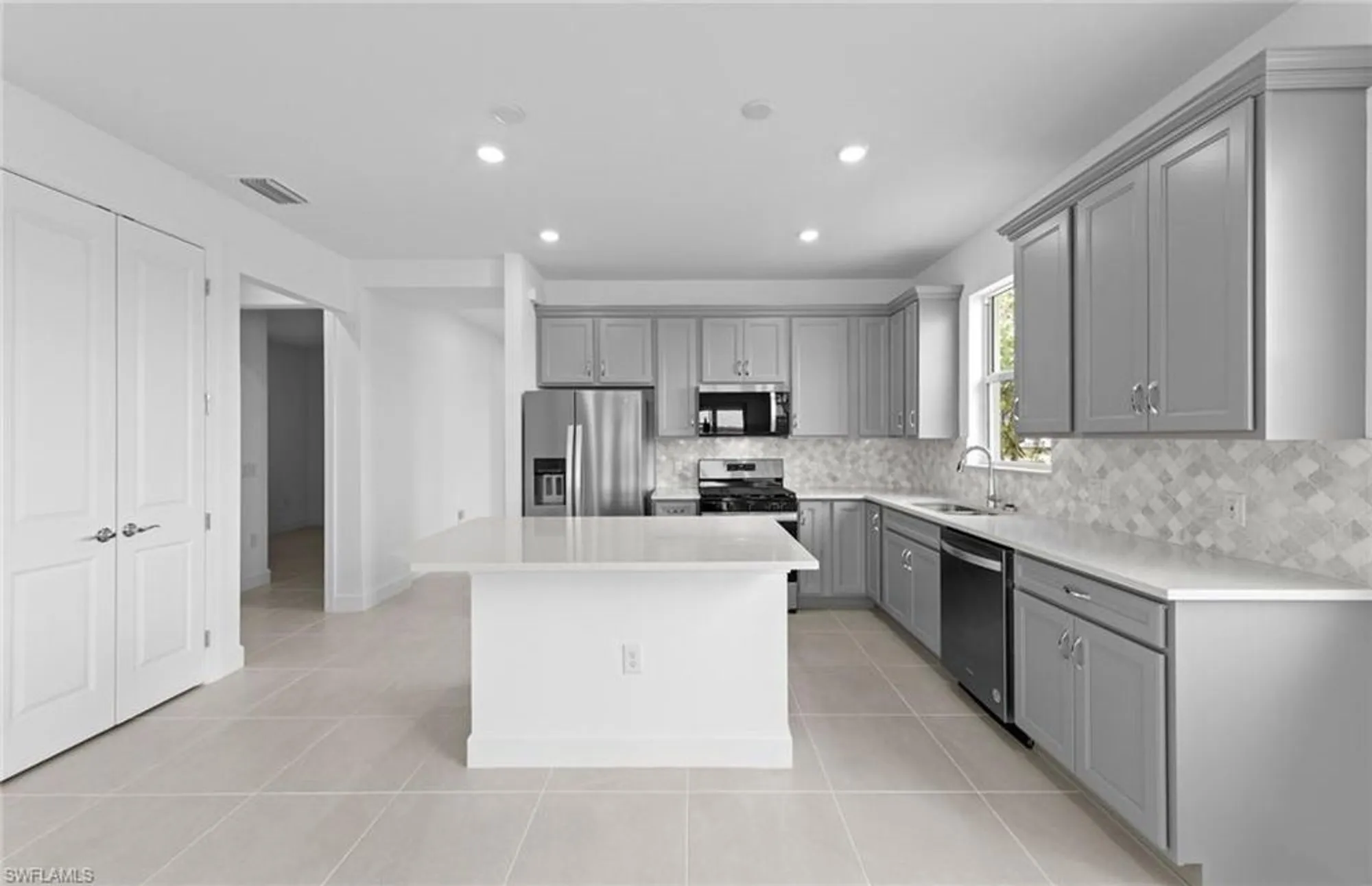 Property Slideshow image 4 of 28 | 12646 pyrite ct, Alva, FL, 33920