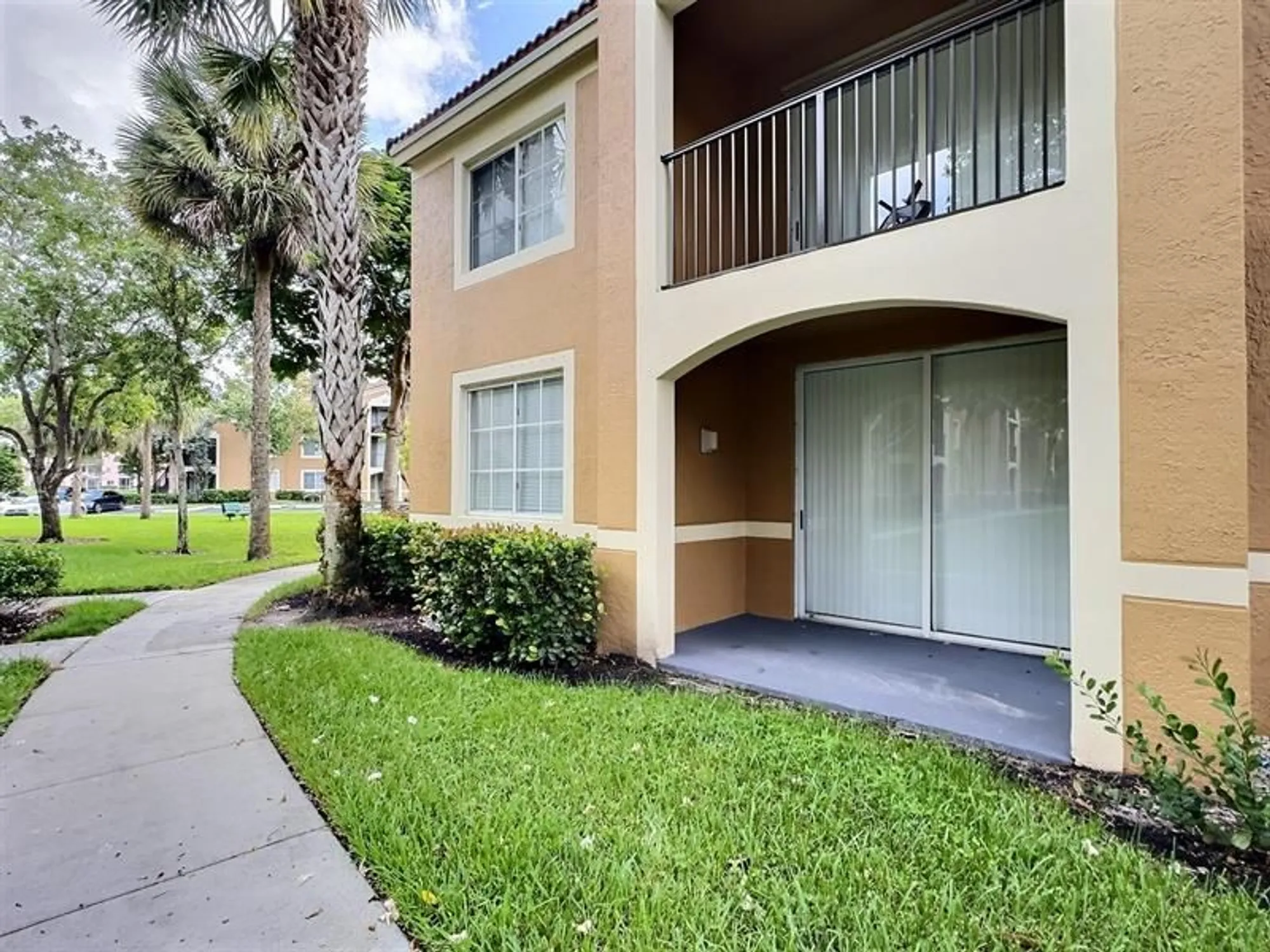 Property Slideshow image 32 of 35 | 7940 n nob hill rd 108, Tamarac, FL, 33321