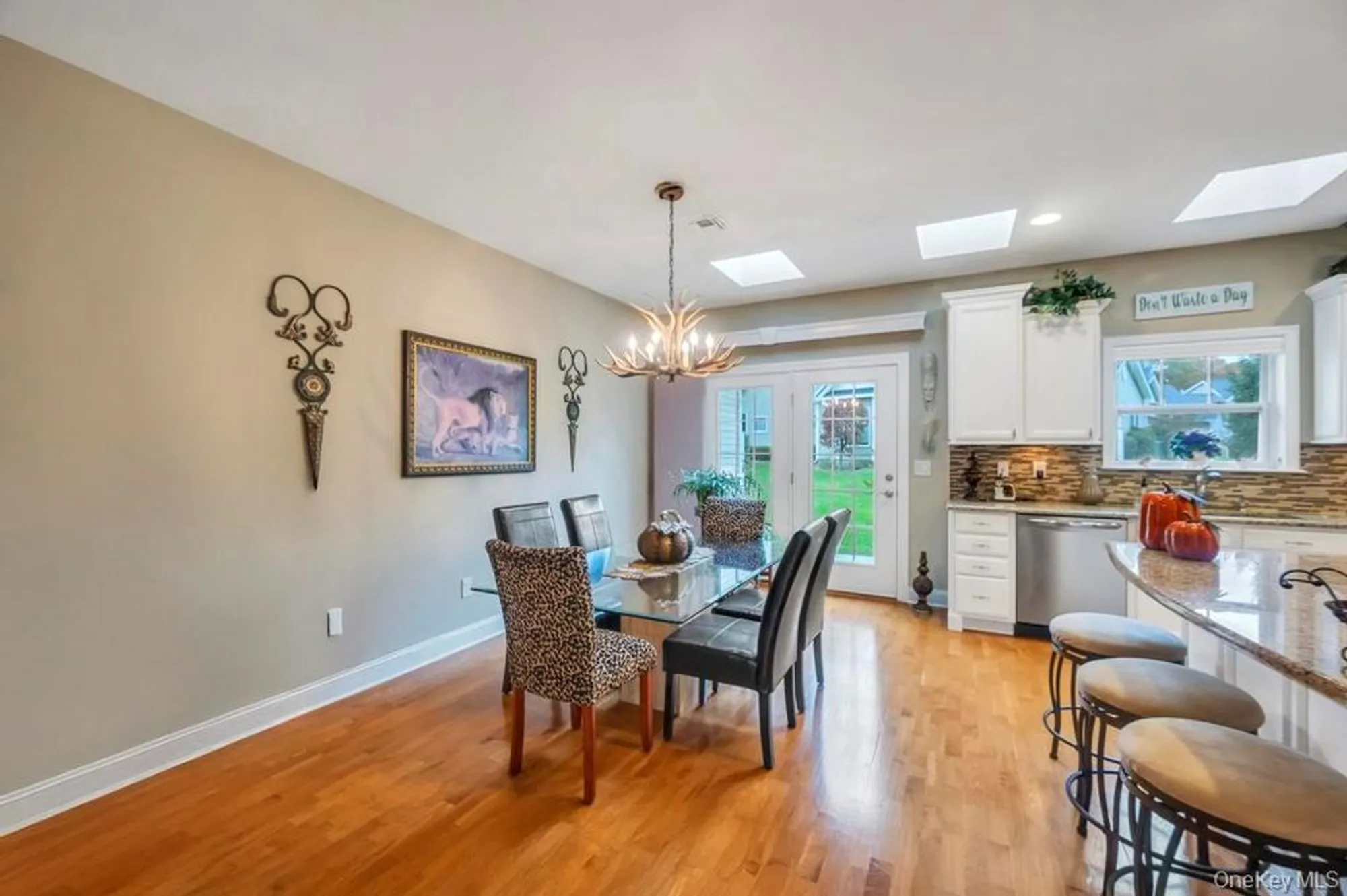Property Slideshow image 17 of 42 | 4 haverton ct, Riverhead, NY, 11901