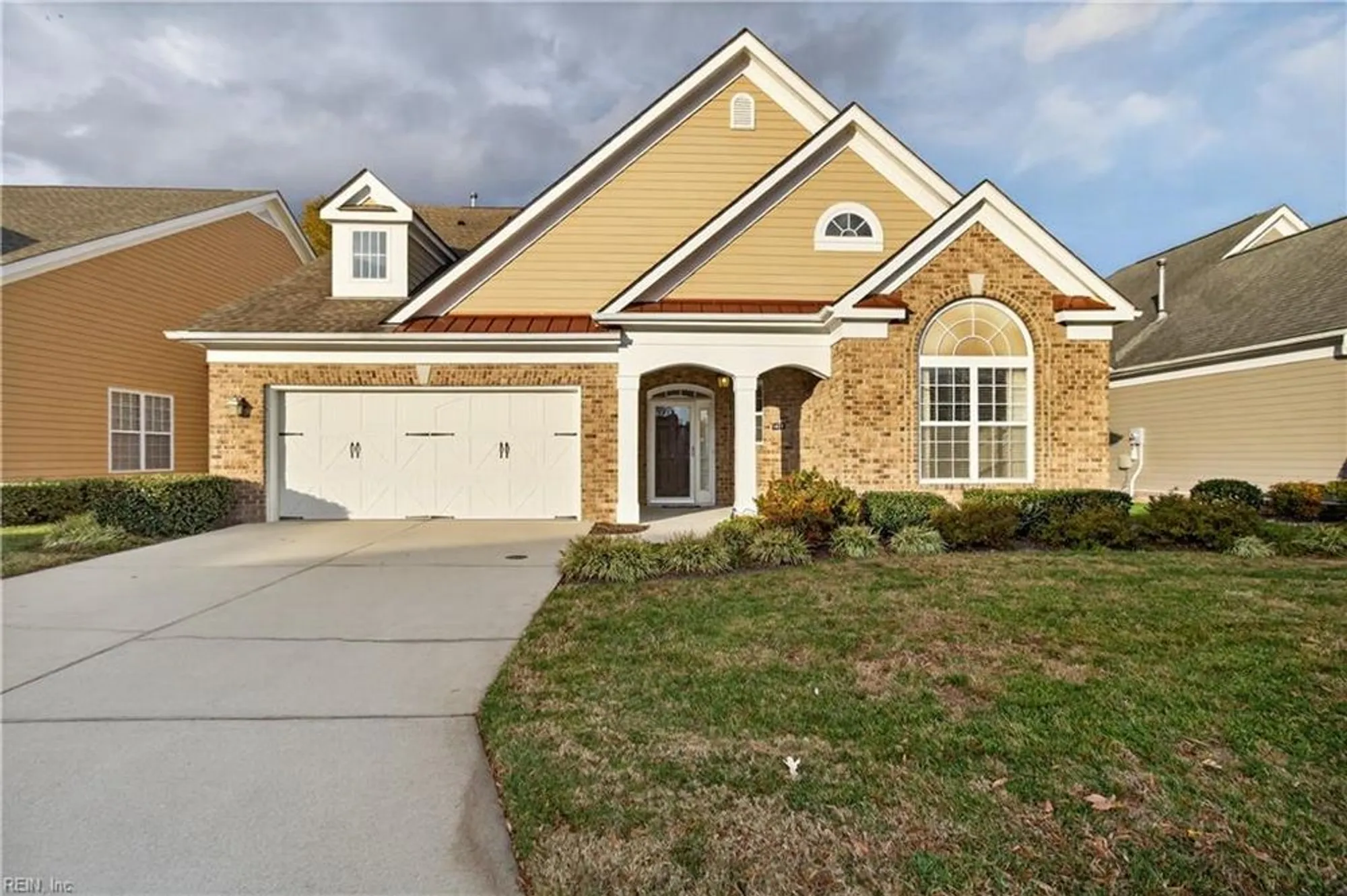 Property Slideshow image 1 of 35 | 1425 blairwood ln, Chesapeake, VA, 23320