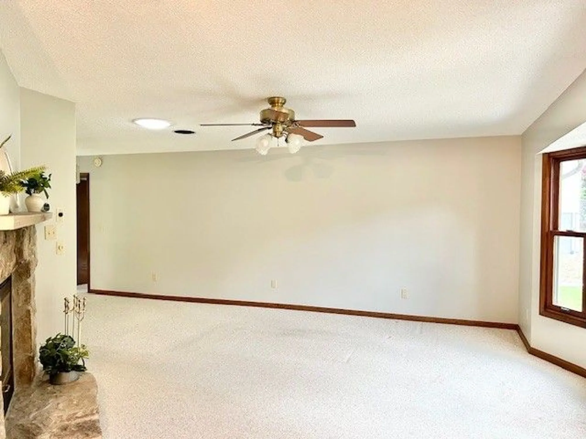 Property Slideshow image 6 of 20 | 142 cromwell ln, Crossville, TN, 38558