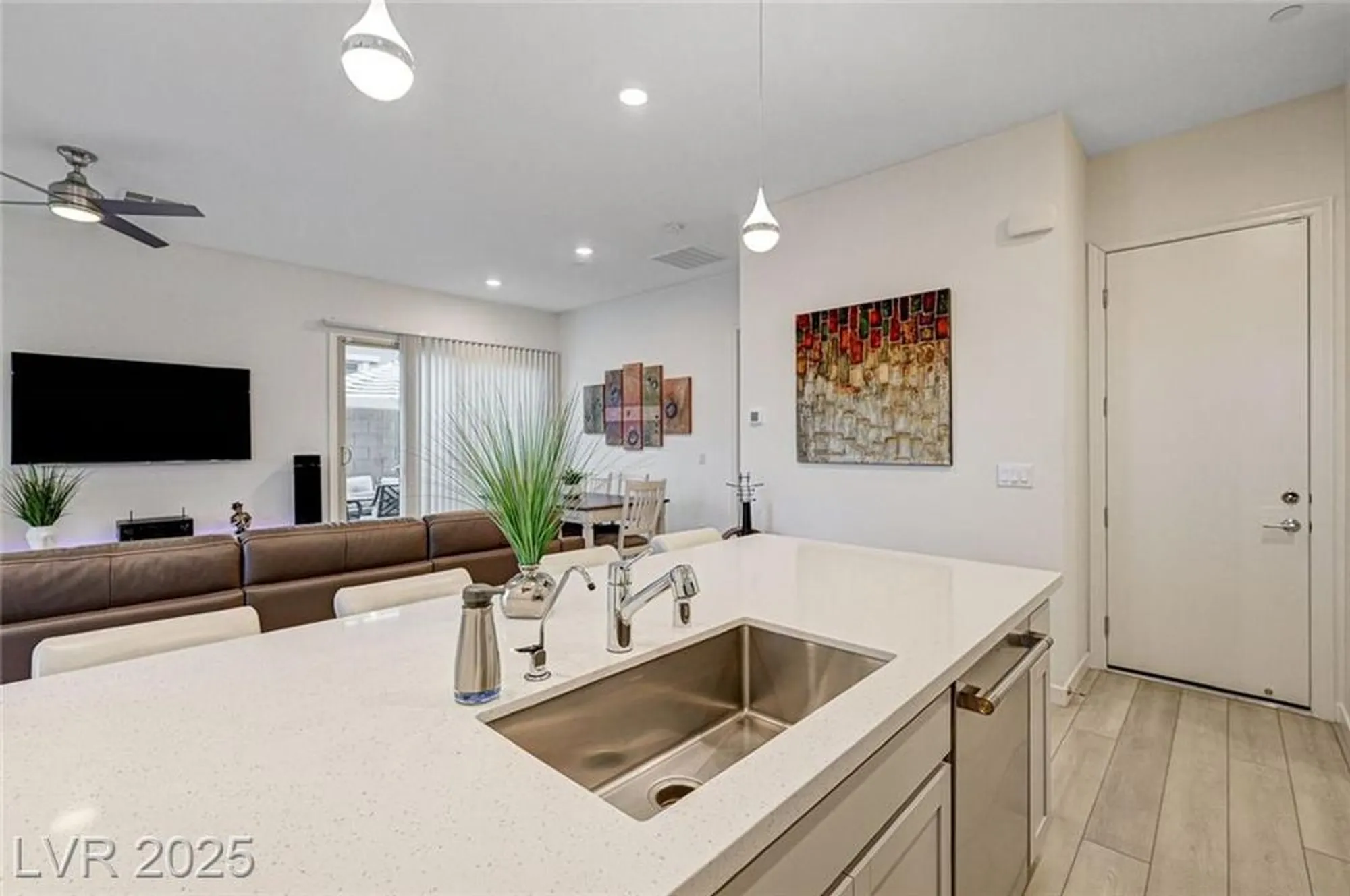 Property Slideshow image 23 of 67 | 912 allister fields ln, Las Vegas, NV, 89138