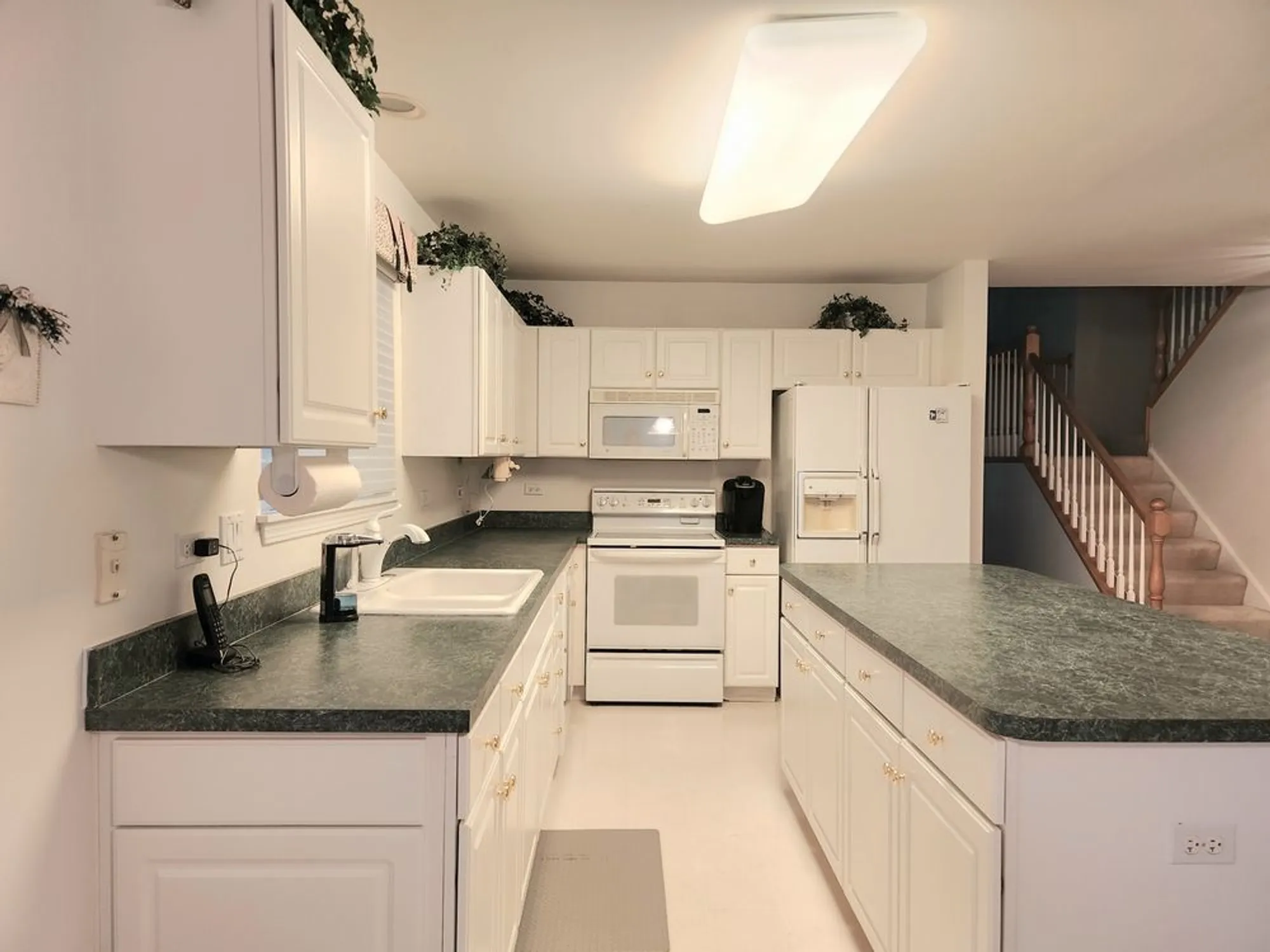 Property Slideshow image 10 of 25 | 21316 w redwood dr, Plainfield, IL, 60544