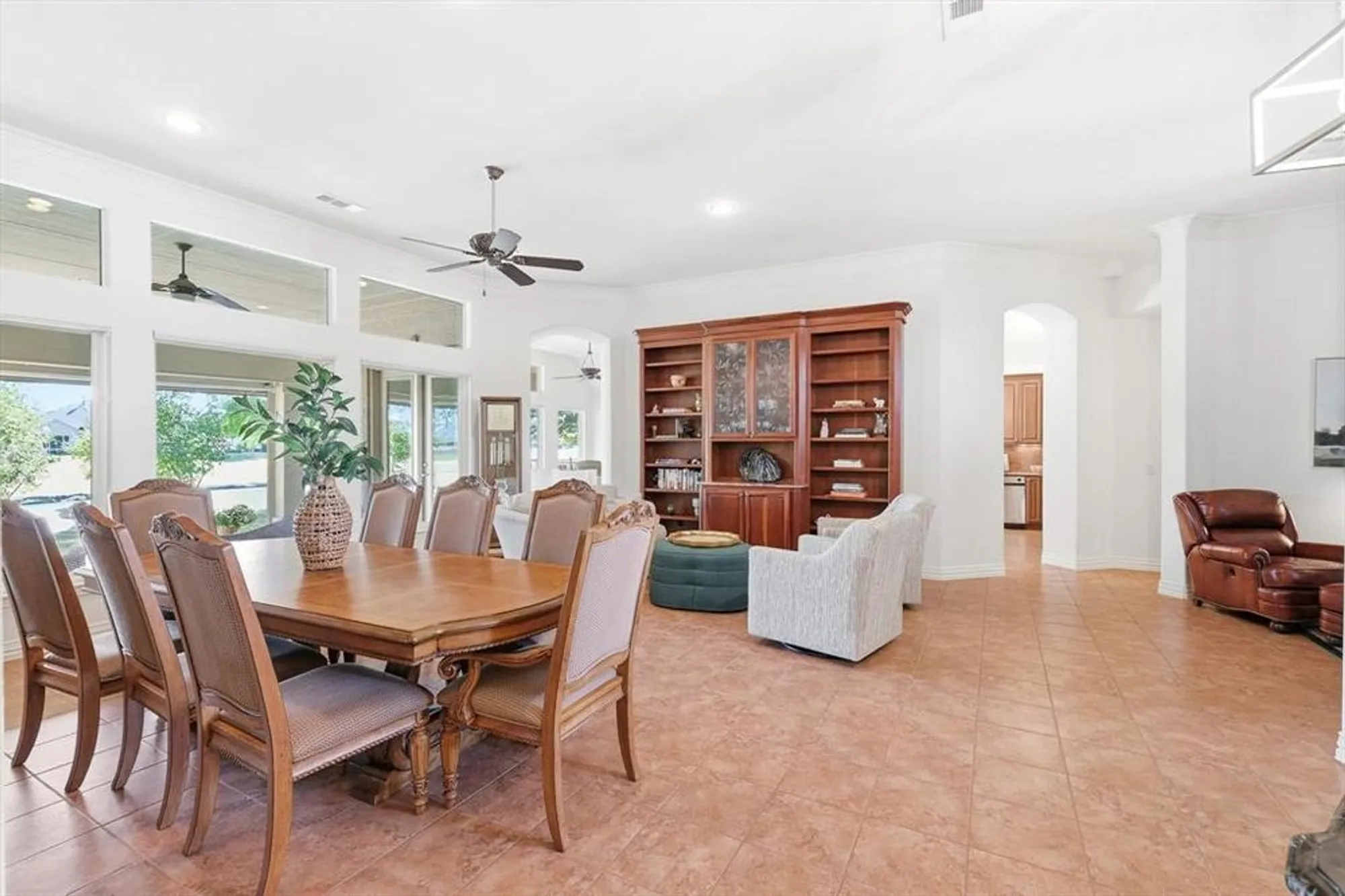 Property Slideshow image 7 of 39 | 9501 grandview dr, Denton, TX, 76207