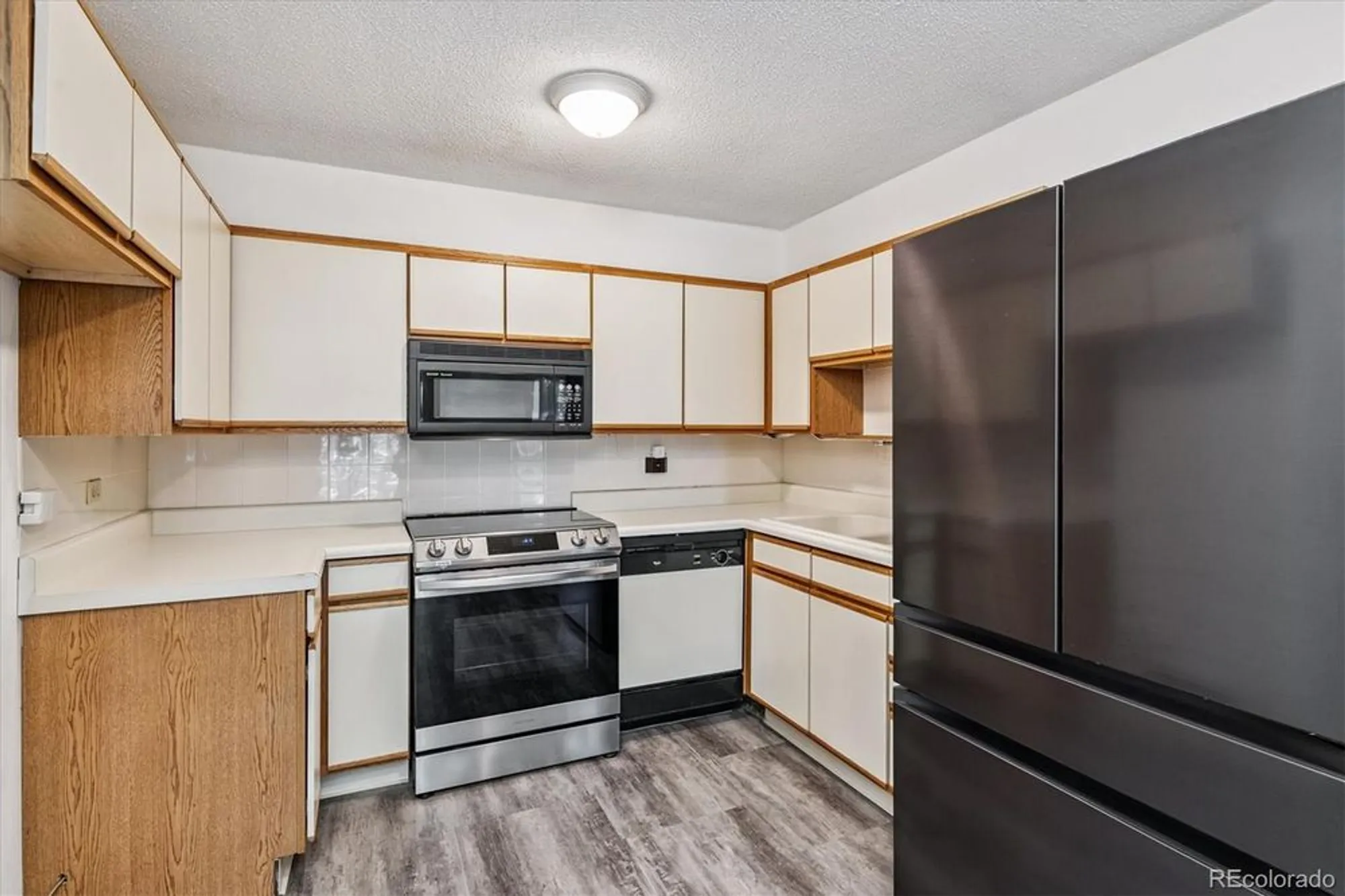 Property Slideshow image 5 of 31 | 775 s alton way 6c, Denver, CO, 80247