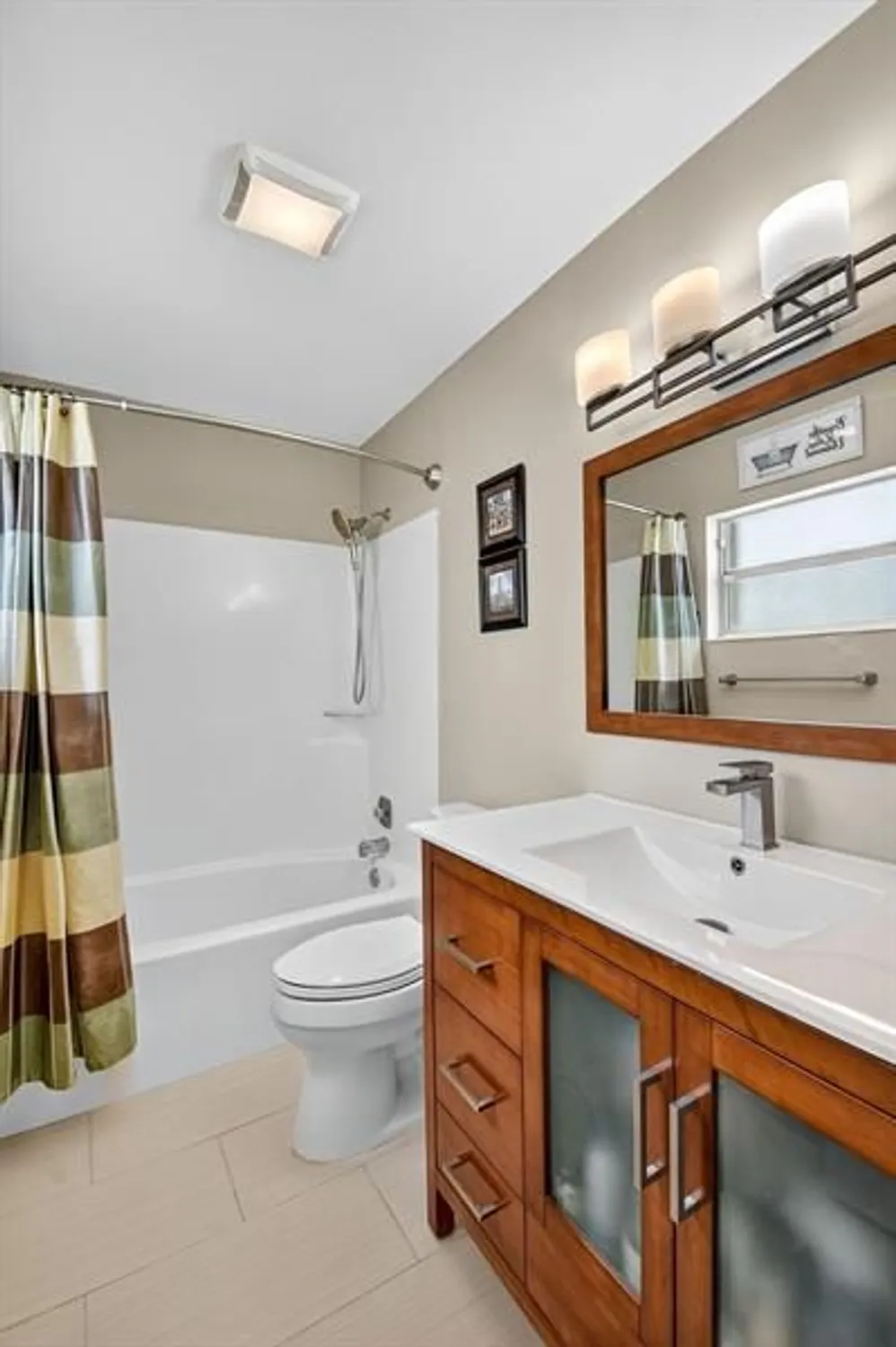 Property Slideshow image 18 of 45 | 121 lake meryl dr, West Palm Beach, FL, 33411