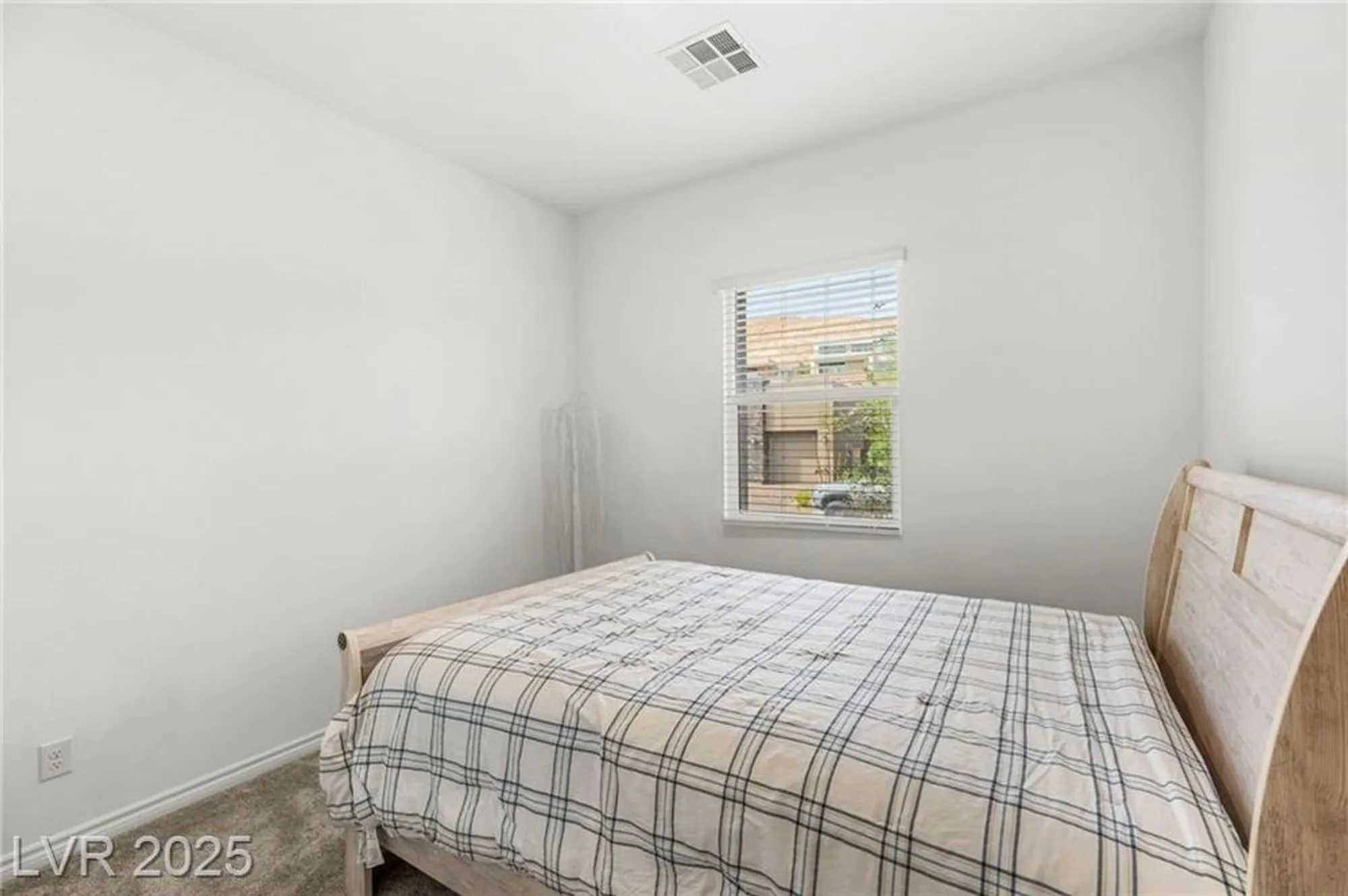 Property Slideshow image 23 of 42 | 116 juliette pointe ln, Henderson, NV, 89011