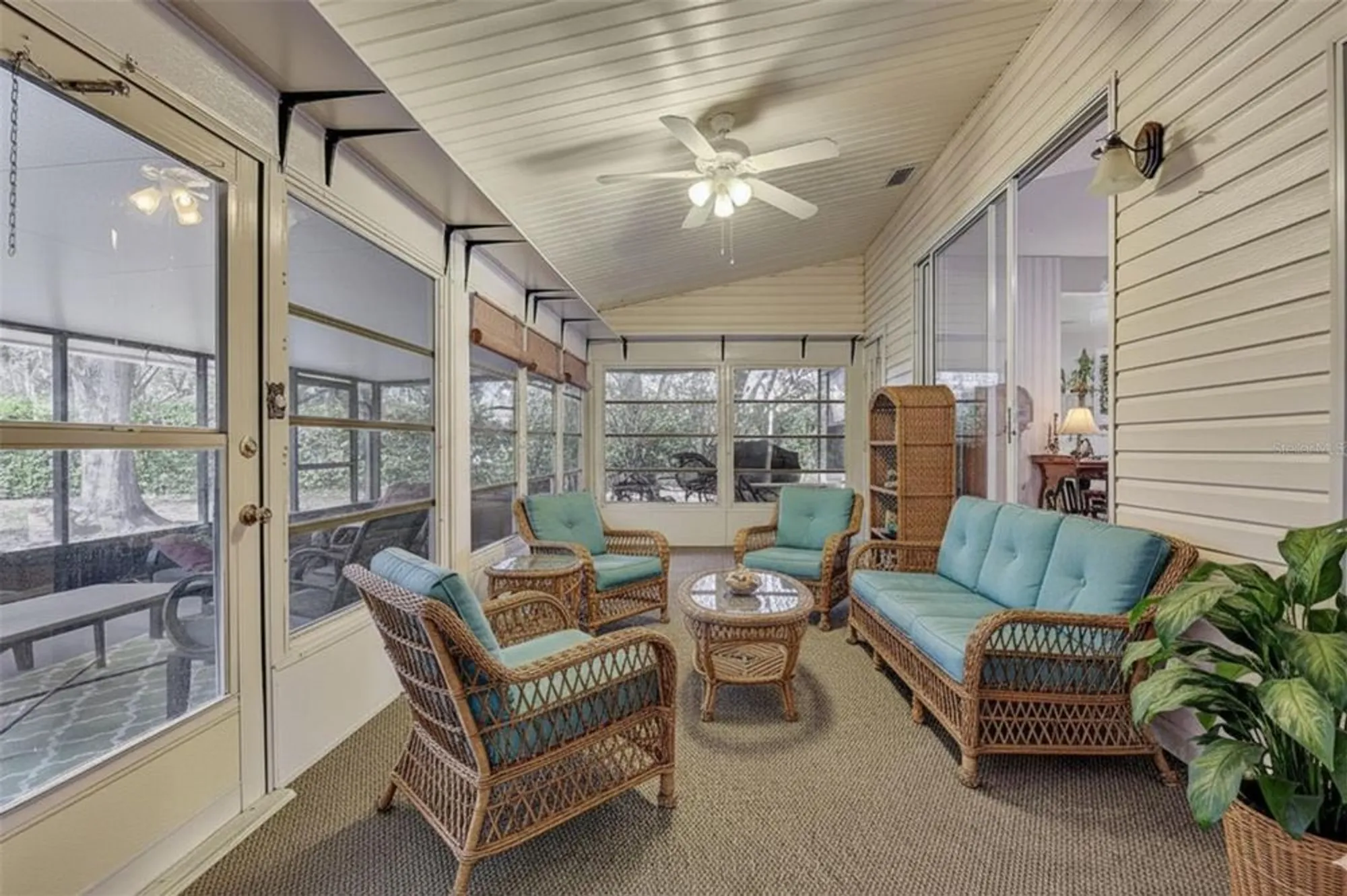 Property Slideshow image 28 of 43 | 25273 lost oak cir, Leesburg, FL, 34748