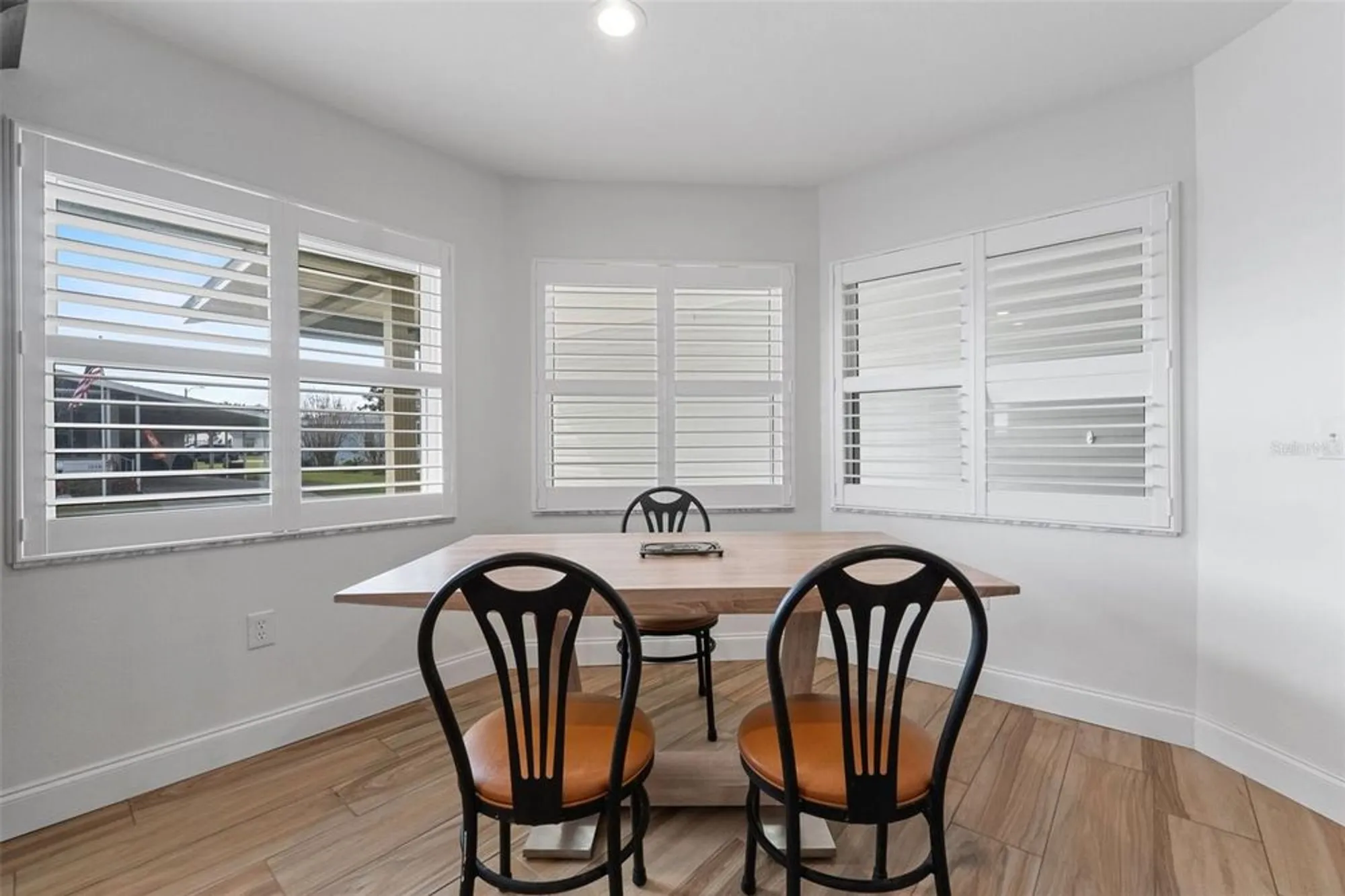 Property Slideshow image 14 of 49 | 1957 prairie dunes cir, Lakeland, FL, 33810