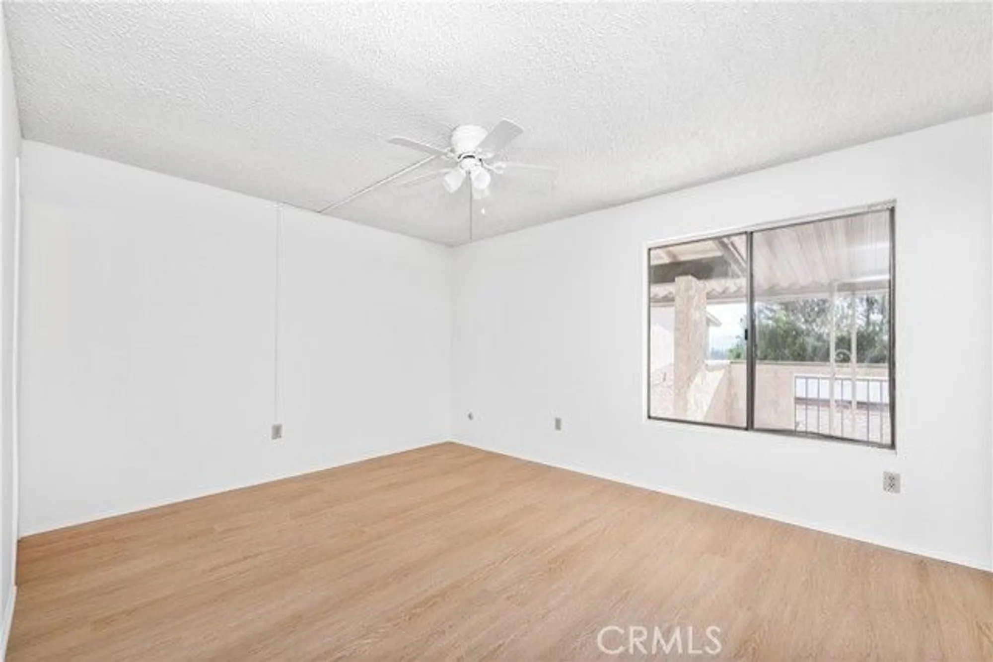 Property Slideshow image 17 of 41 | 19828 spanish oak dr, Newhall, CA, 91321