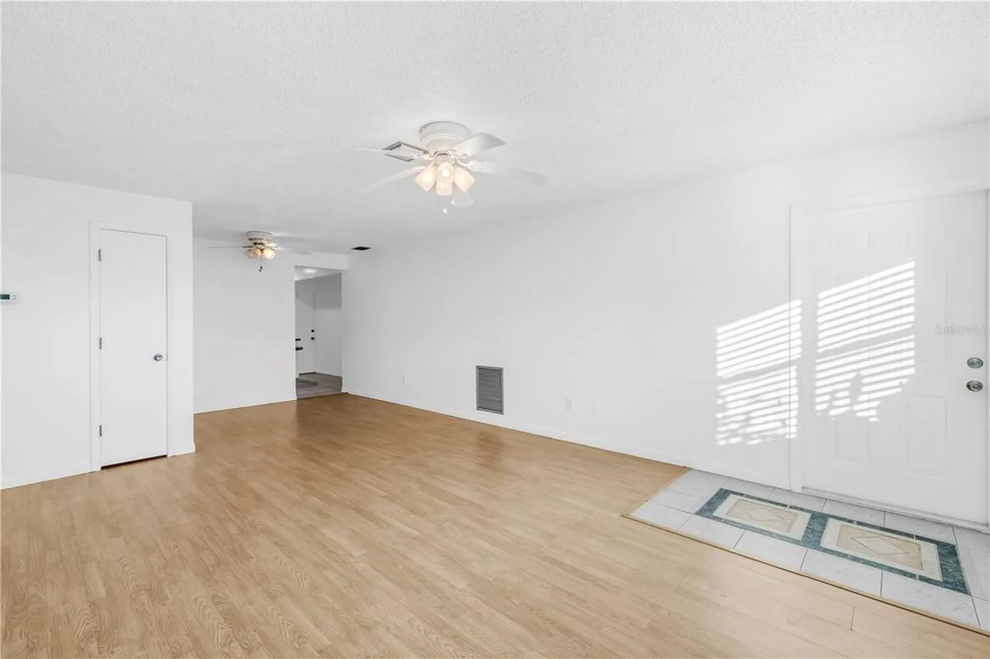 Property Slideshow image 8 of 39 | 7081 lafayette n # 7081, Pinellas Park, FL, 33781