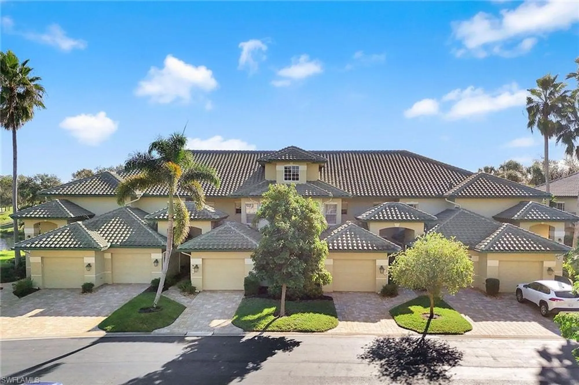 Property Slideshow image 35 of 50 | 24665 canary island ct 201, Bonita Springs, FL, 34134